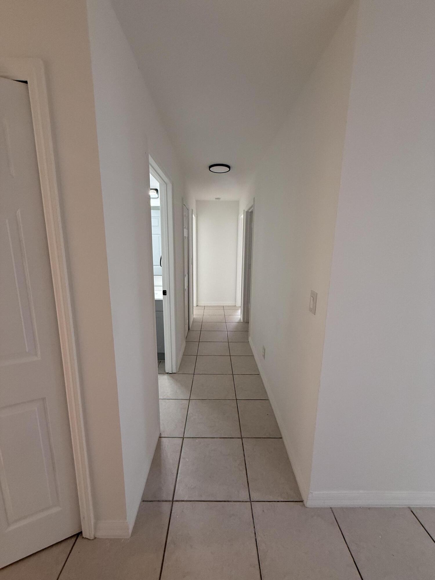 HYACINTH CONDO - Residential Lease
