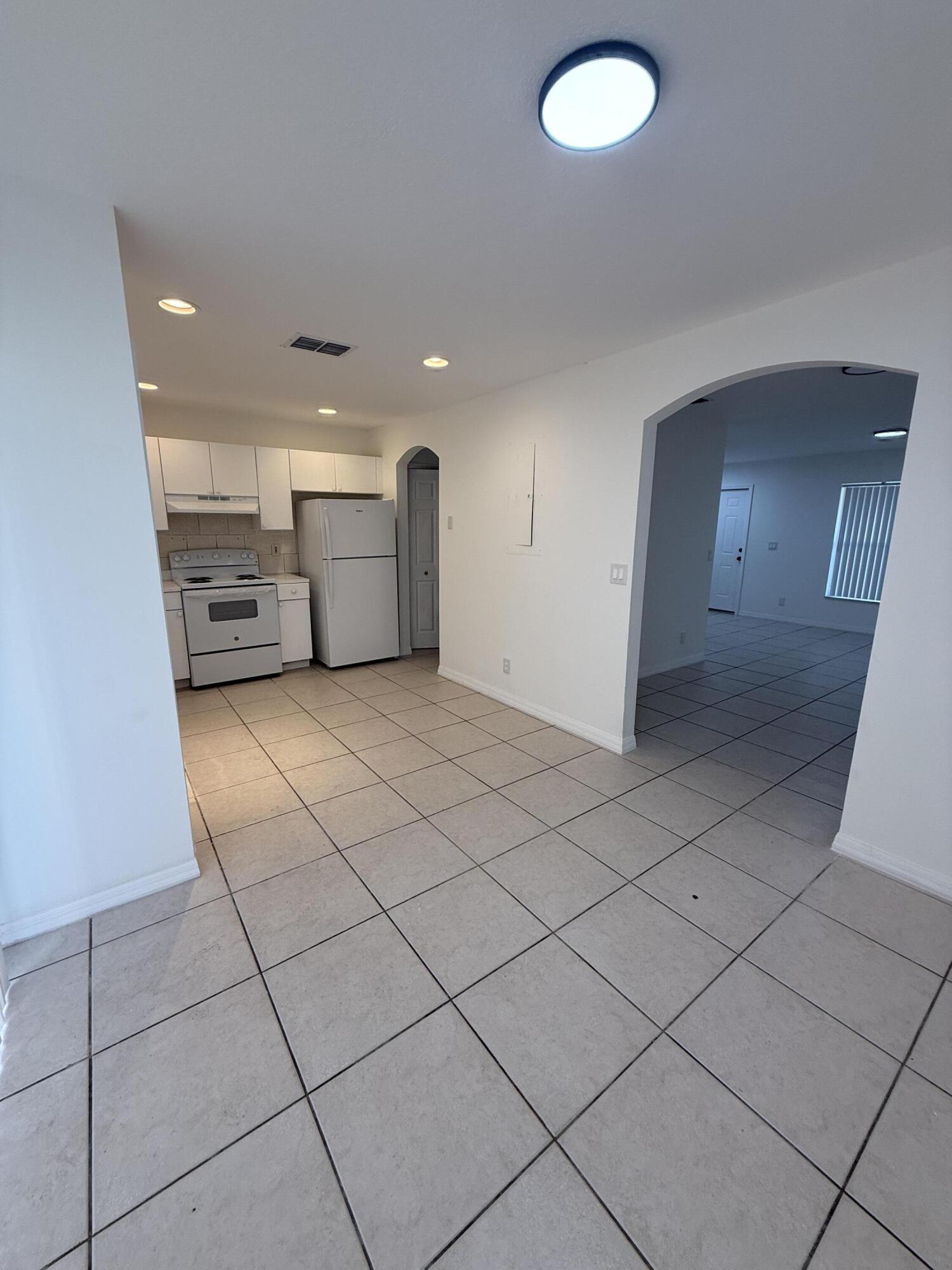 HYACINTH CONDO - Residential Lease