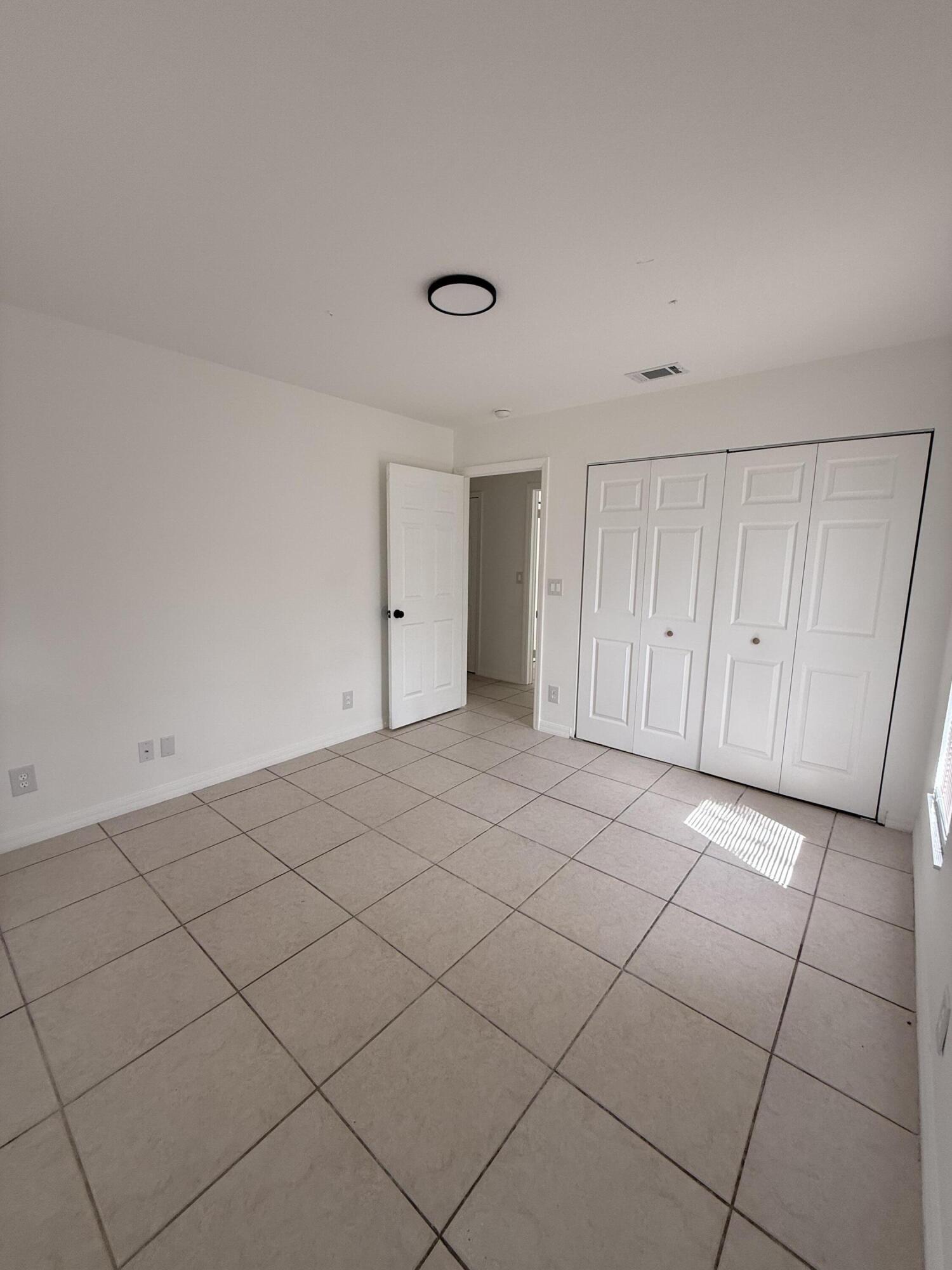 HYACINTH CONDO - Residential Lease