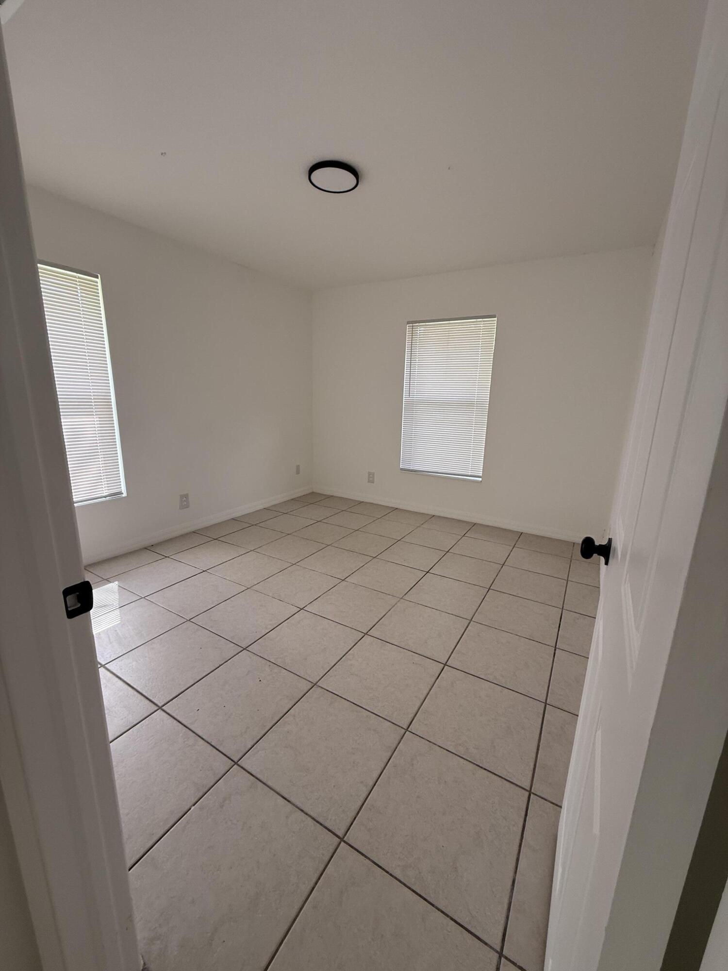 HYACINTH CONDO - Residential Lease