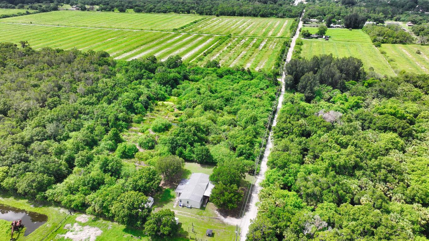 FELLSMERE FARMS CO S/D OF UNSURVEYED TWP 31 RNG 37 - Land