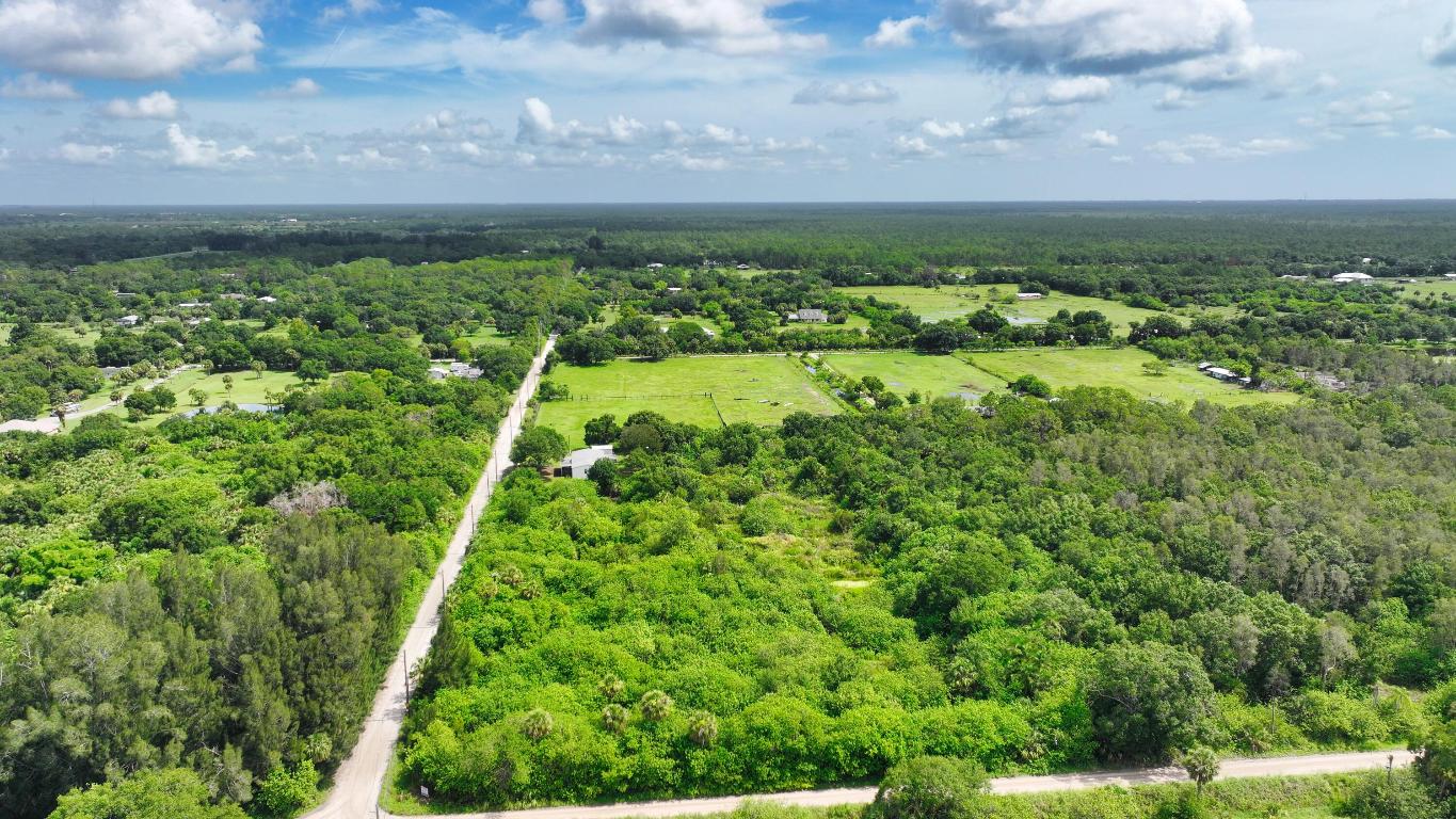 FELLSMERE FARMS CO S/D OF UNSURVEYED TWP 31 RNG 37 - Land