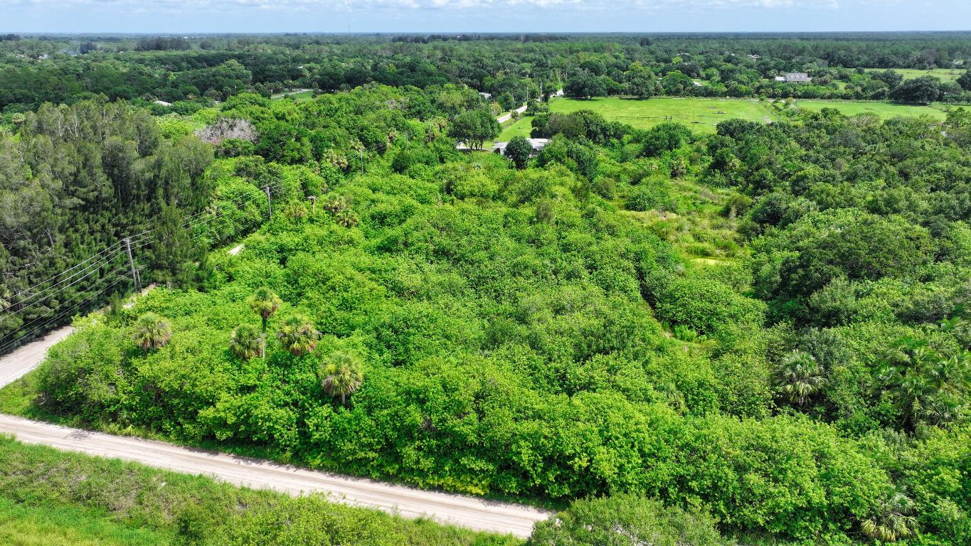 FELLSMERE FARMS CO S/D OF UNSURVEYED TWP 31 RNG 37 - Land