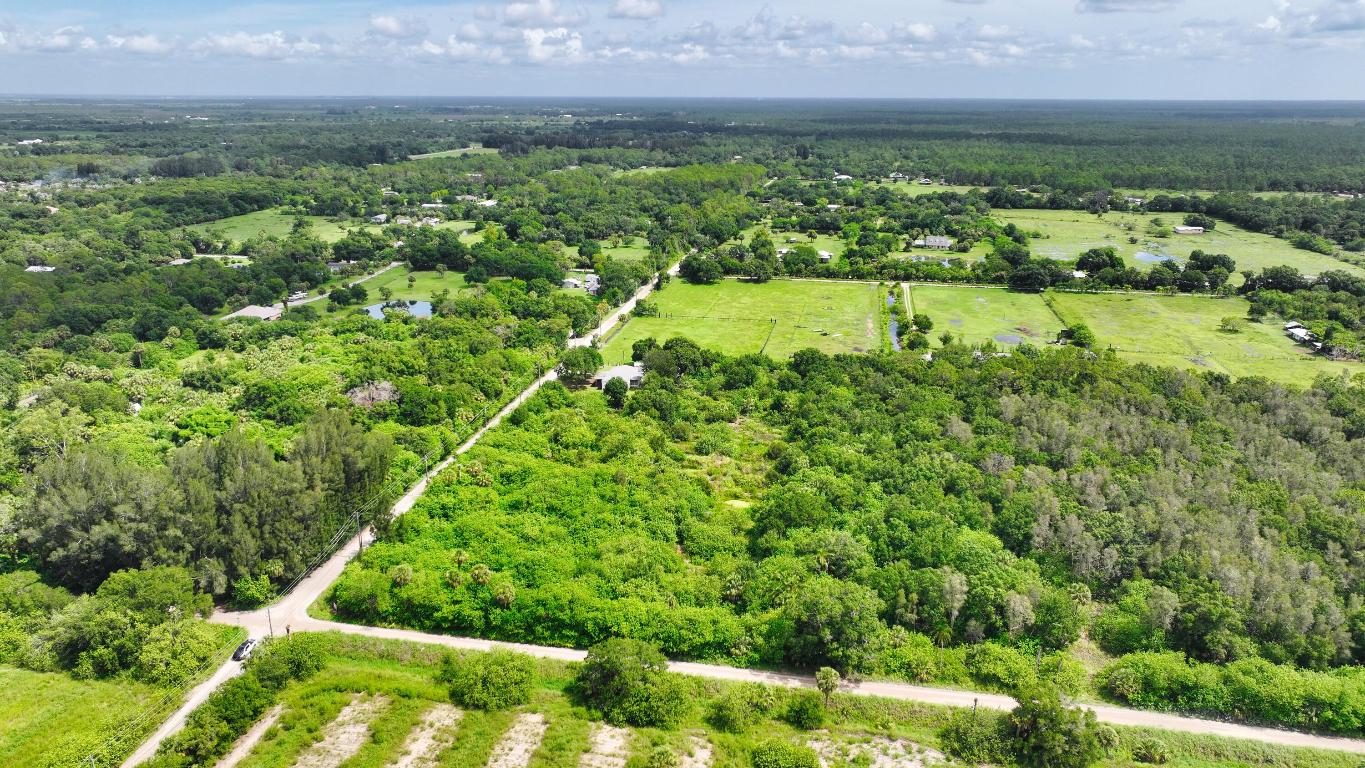 FELLSMERE FARMS CO S/D OF UNSURVEYED TWP 31 RNG 37 - Land