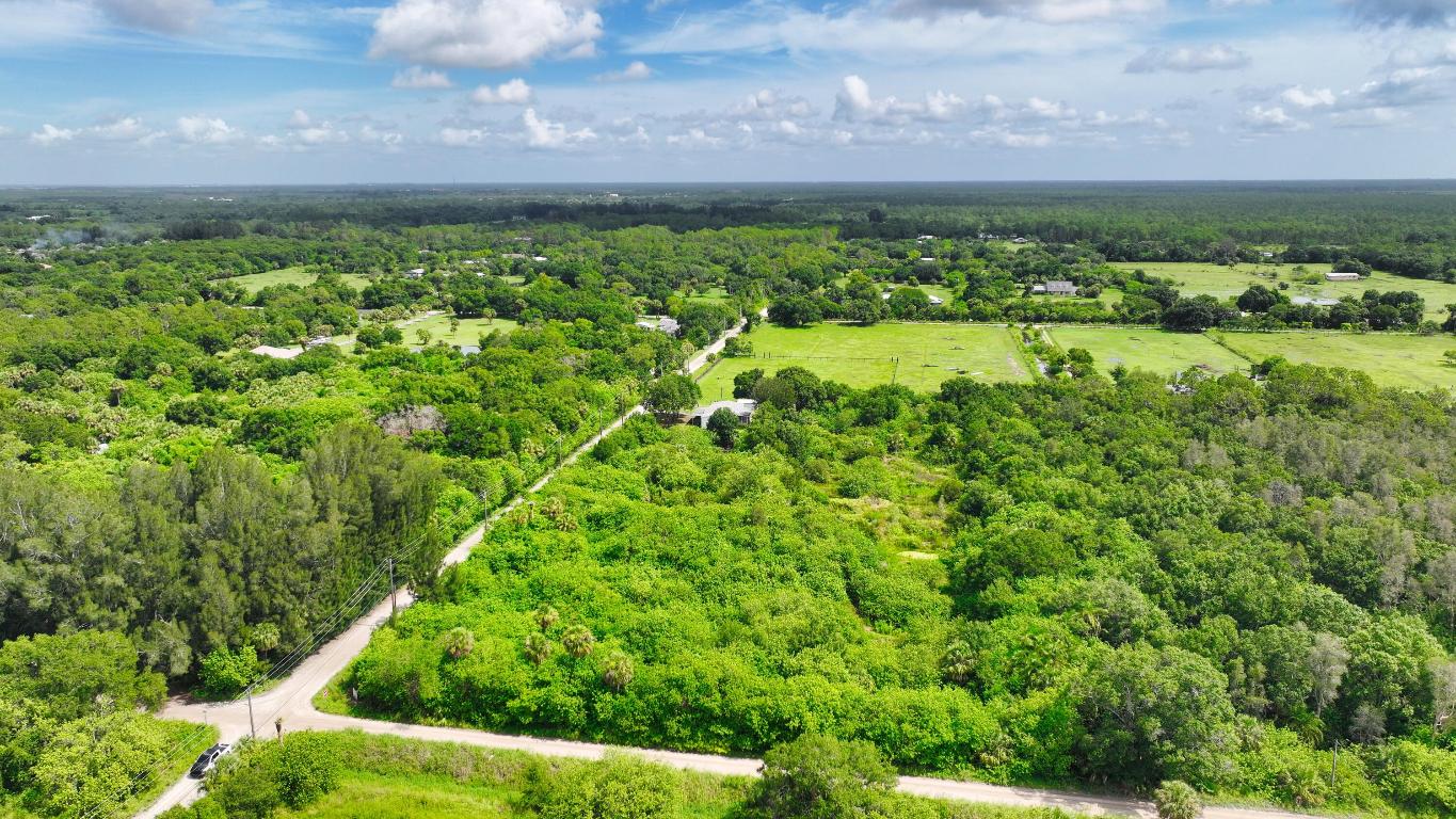 FELLSMERE FARMS CO S/D OF UNSURVEYED TWP 31 RNG 37 - Land