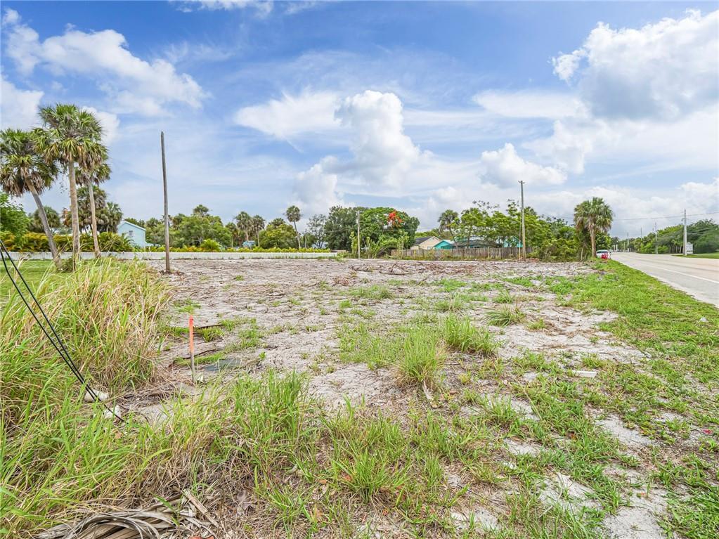HICKORY HILL ESTATES - Land