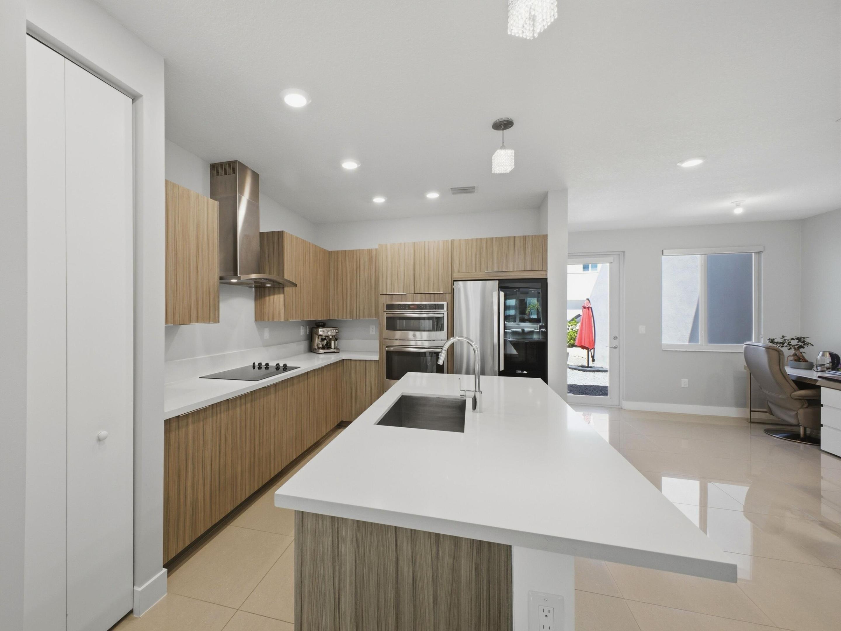 LANDMARK AT DORAL CENTRAL - Residential