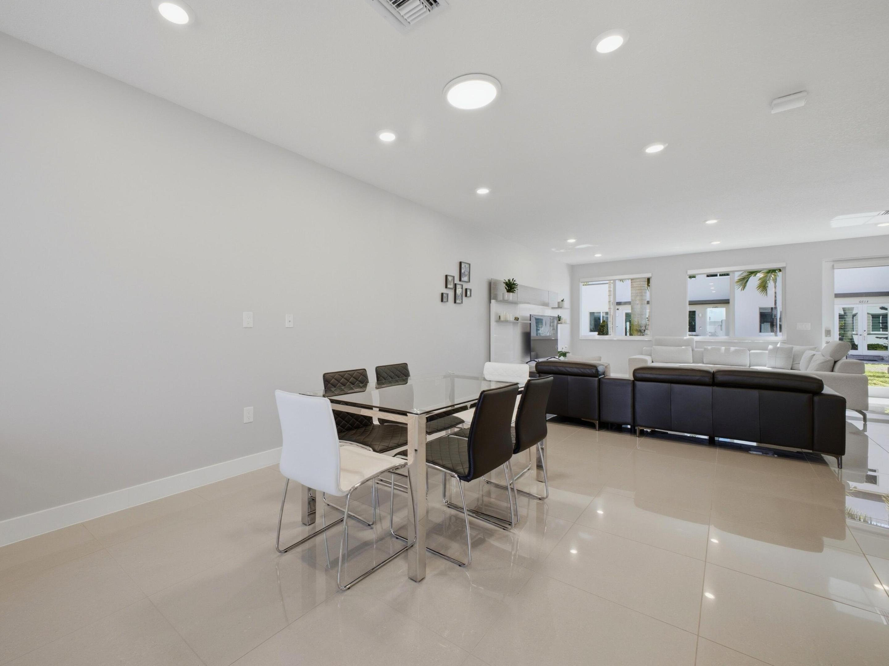 LANDMARK AT DORAL CENTRAL - Residential