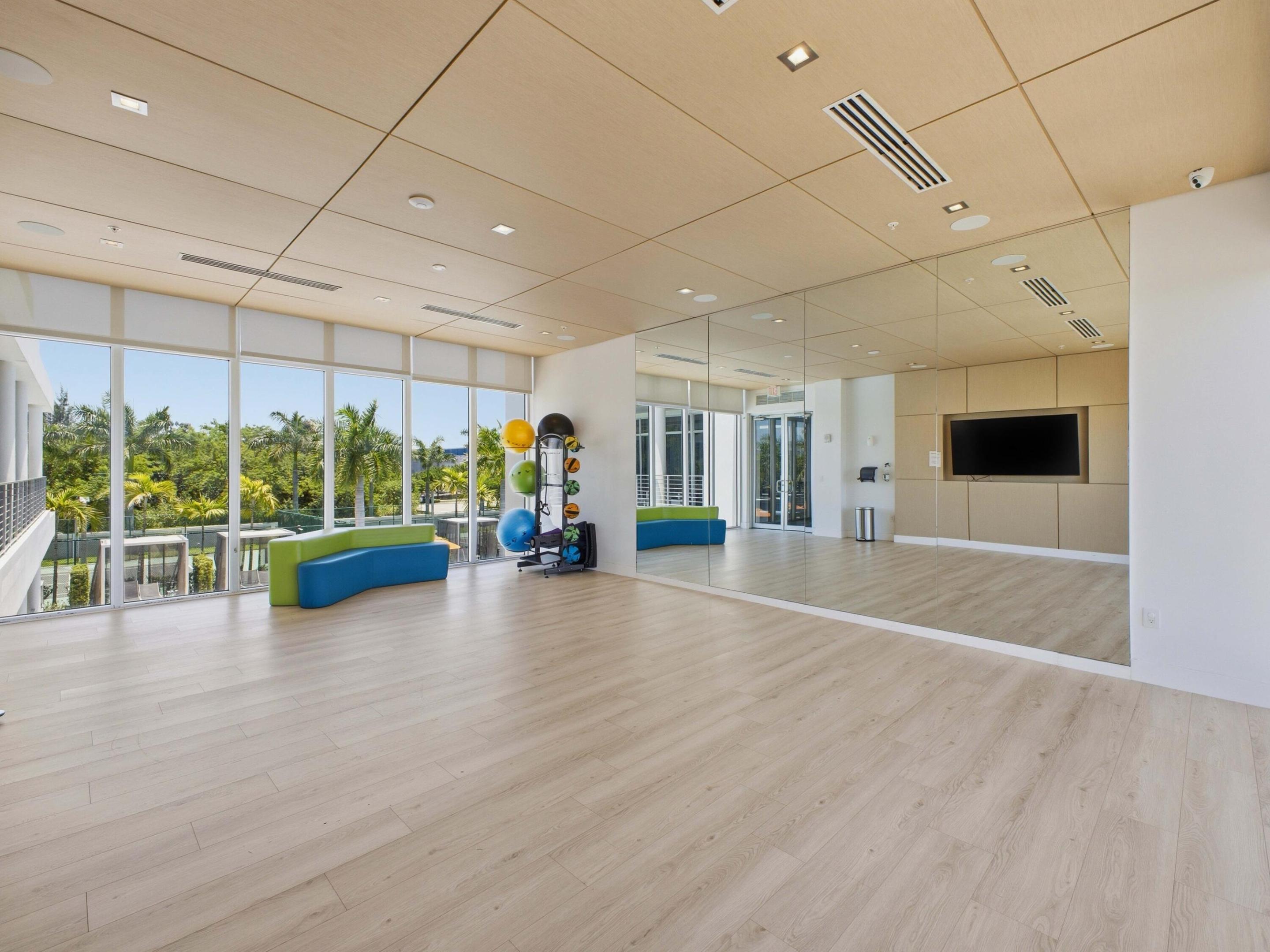 LANDMARK AT DORAL CENTRAL - Residential