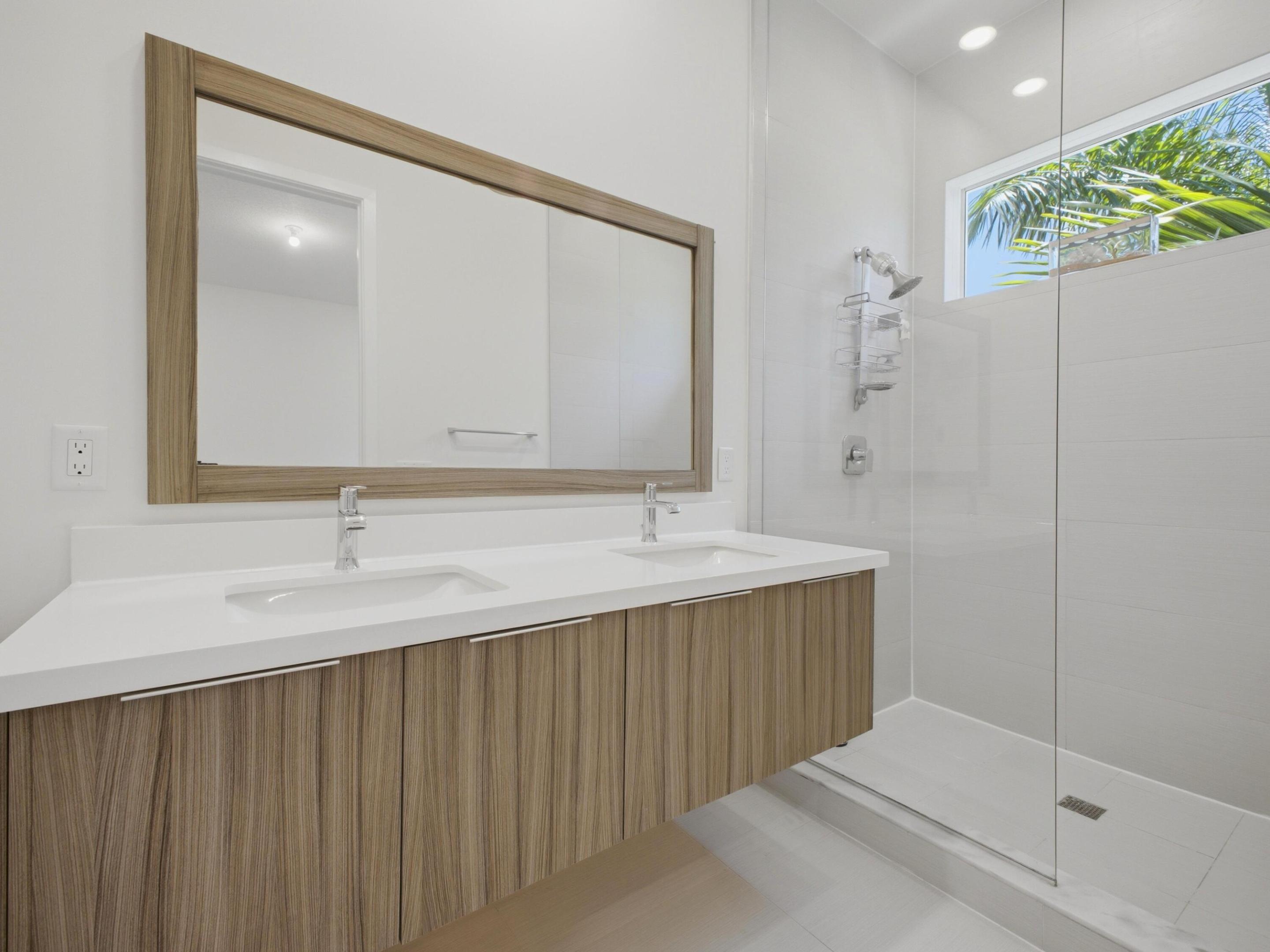 LANDMARK AT DORAL CENTRAL - Residential