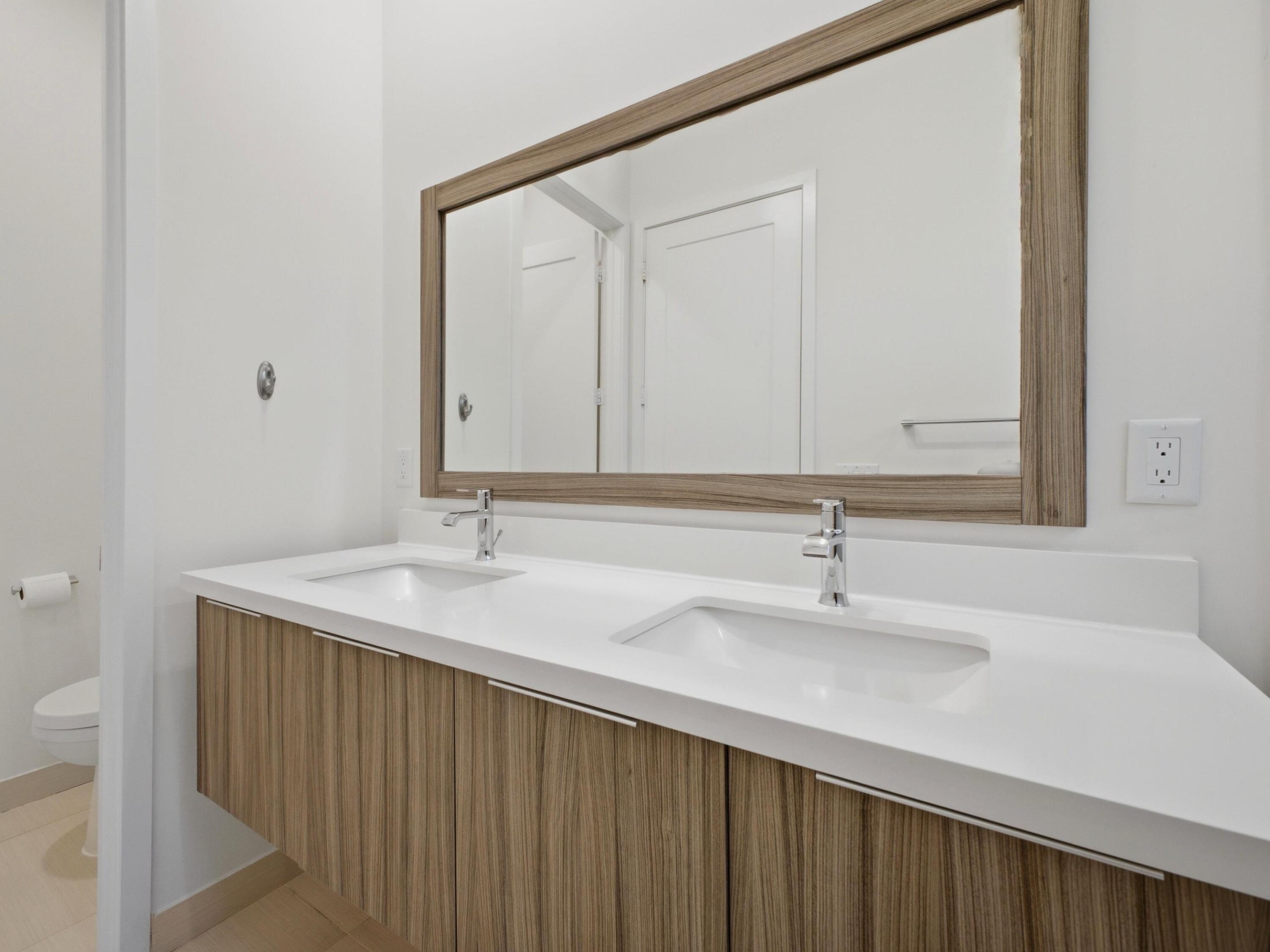 LANDMARK AT DORAL CENTRAL - Residential