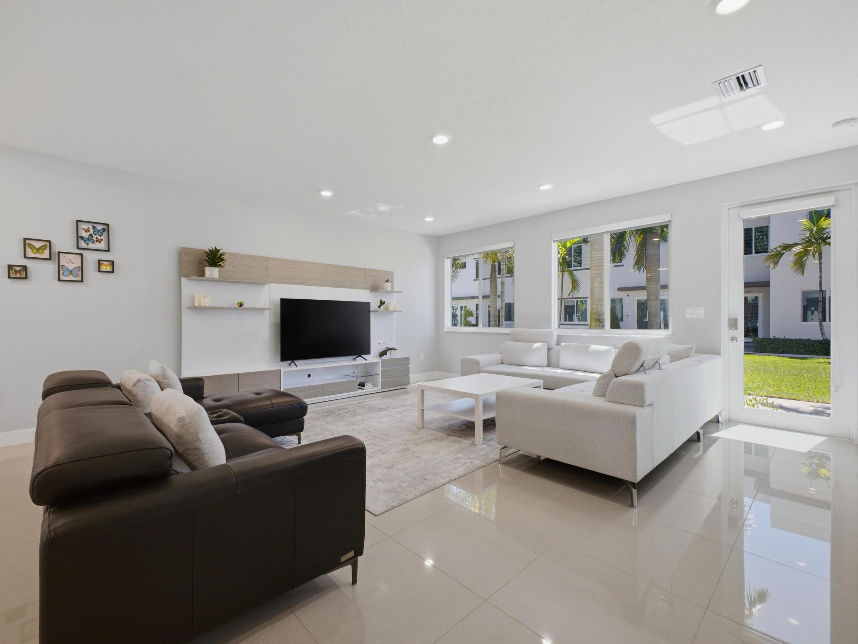 LANDMARK AT DORAL CENTRAL - Residential