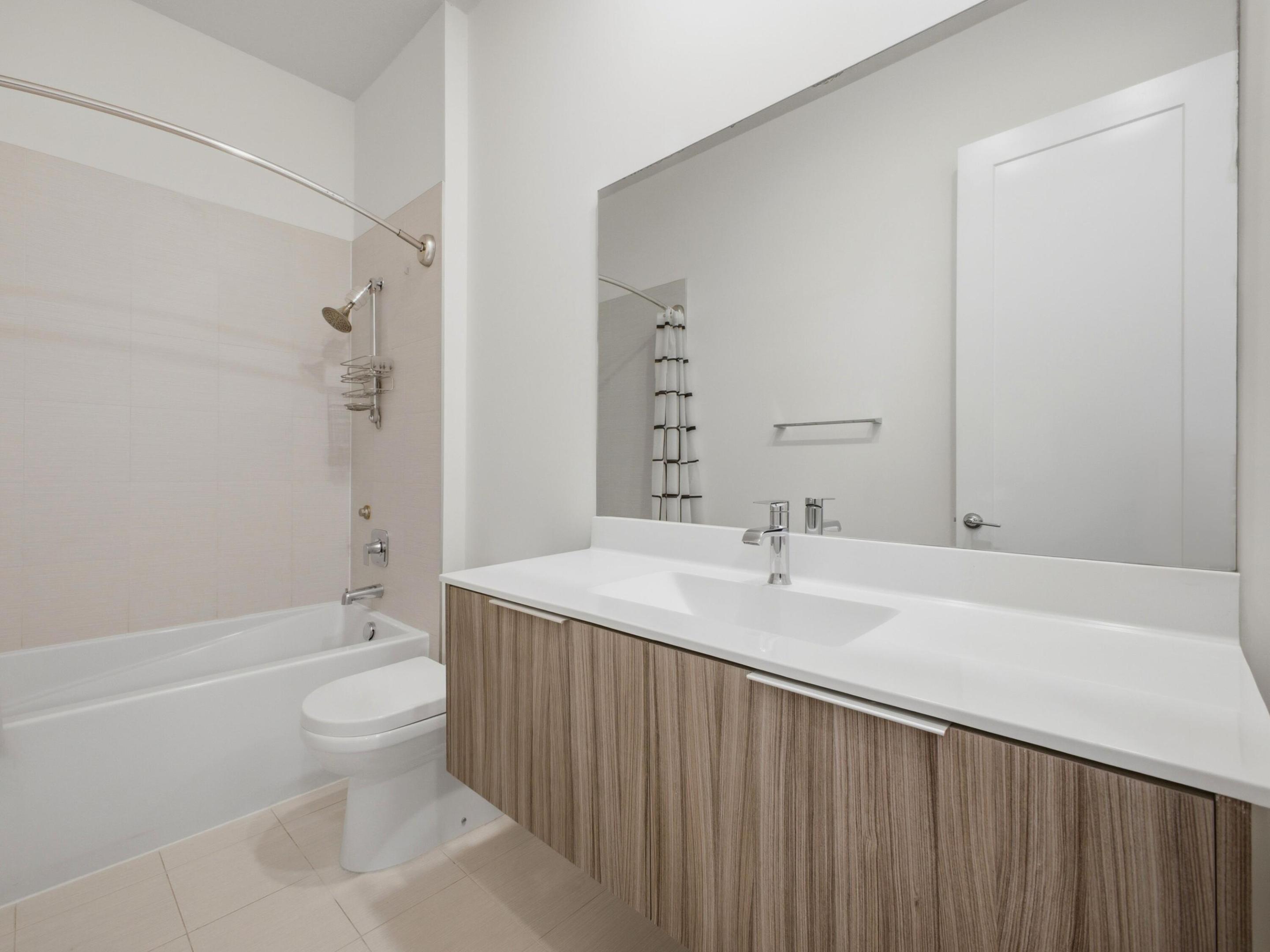 LANDMARK AT DORAL CENTRAL - Residential