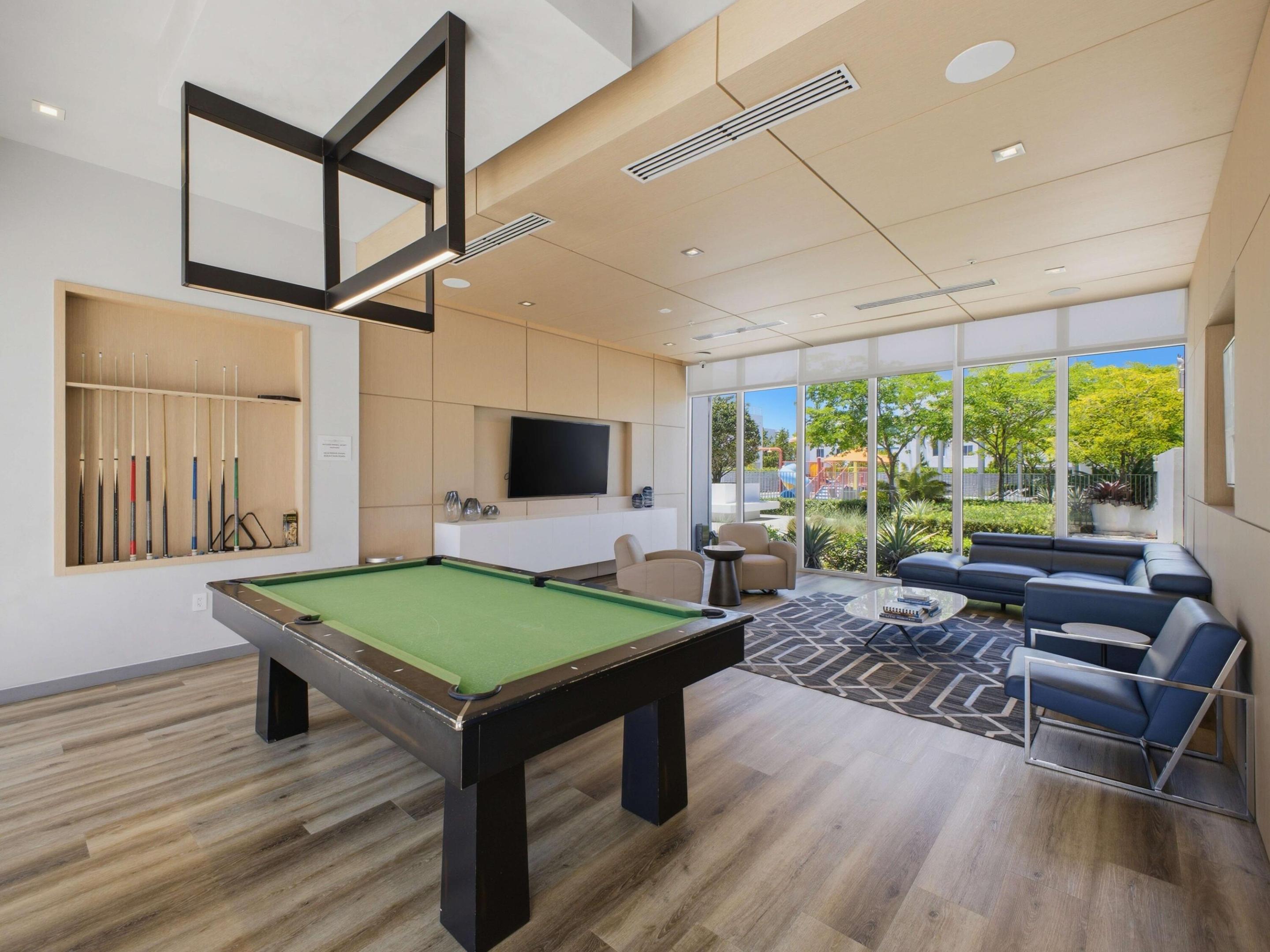LANDMARK AT DORAL CENTRAL - Residential