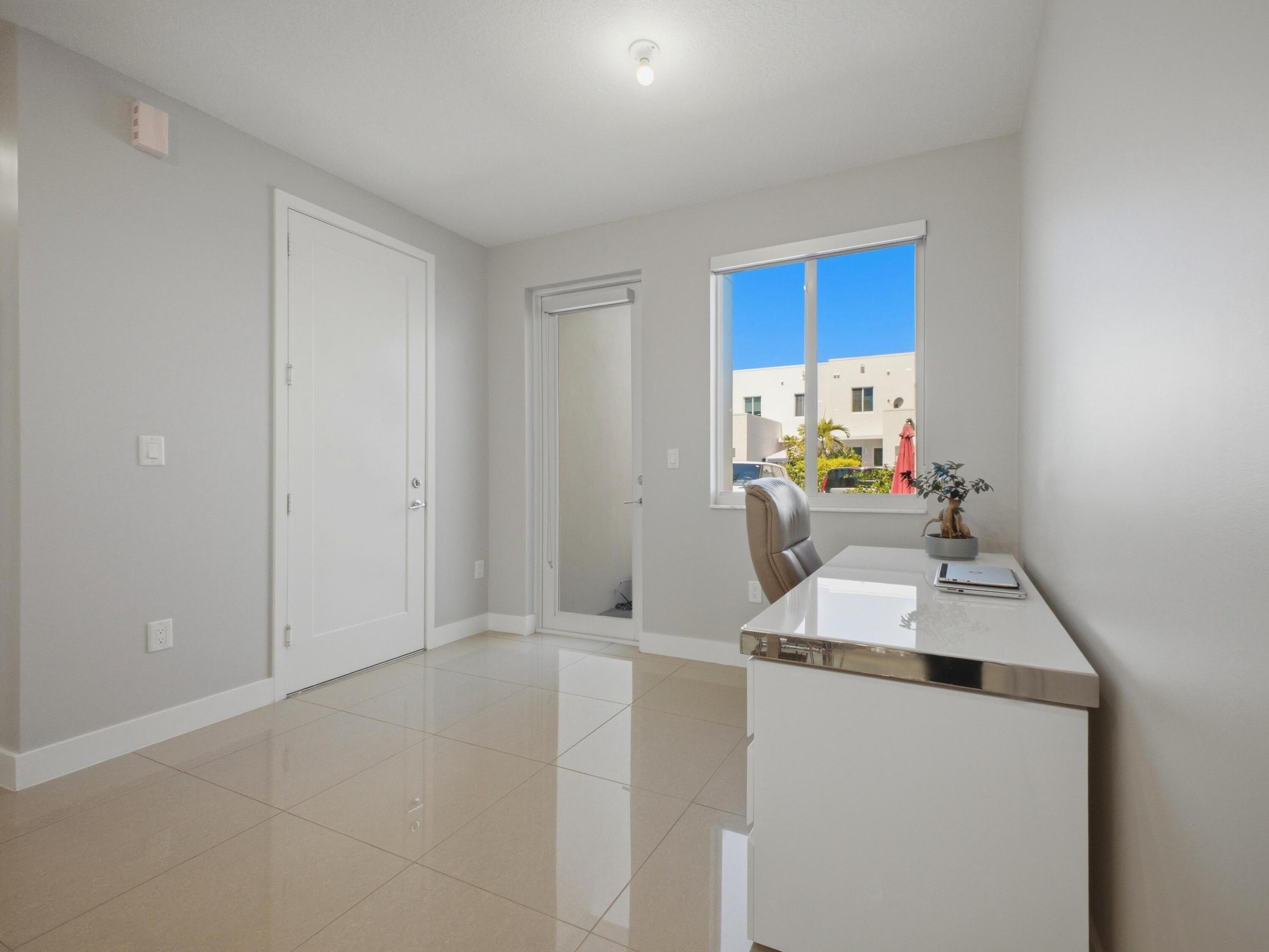 LANDMARK AT DORAL CENTRAL - Residential