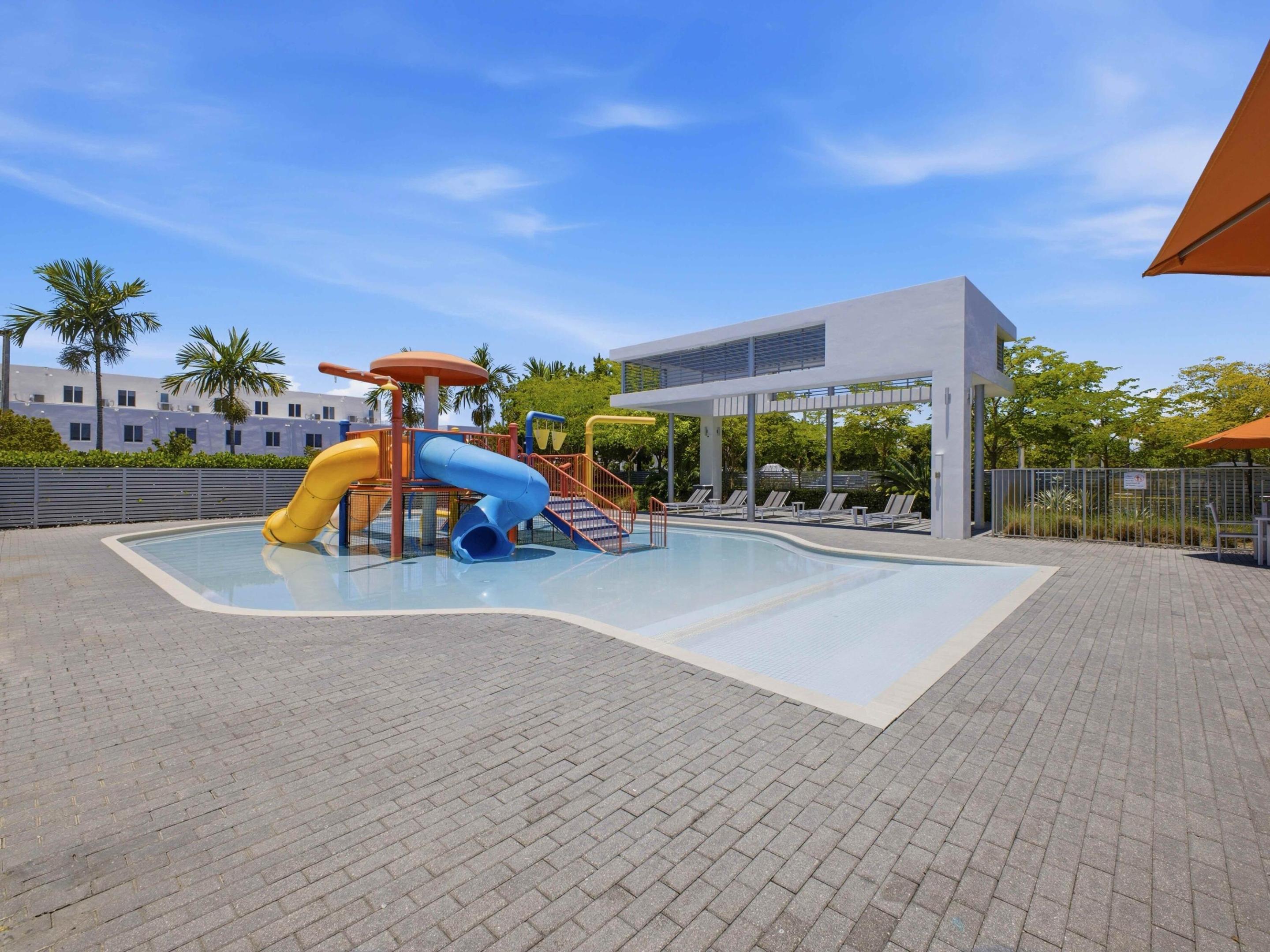 LANDMARK AT DORAL CENTRAL - Residential