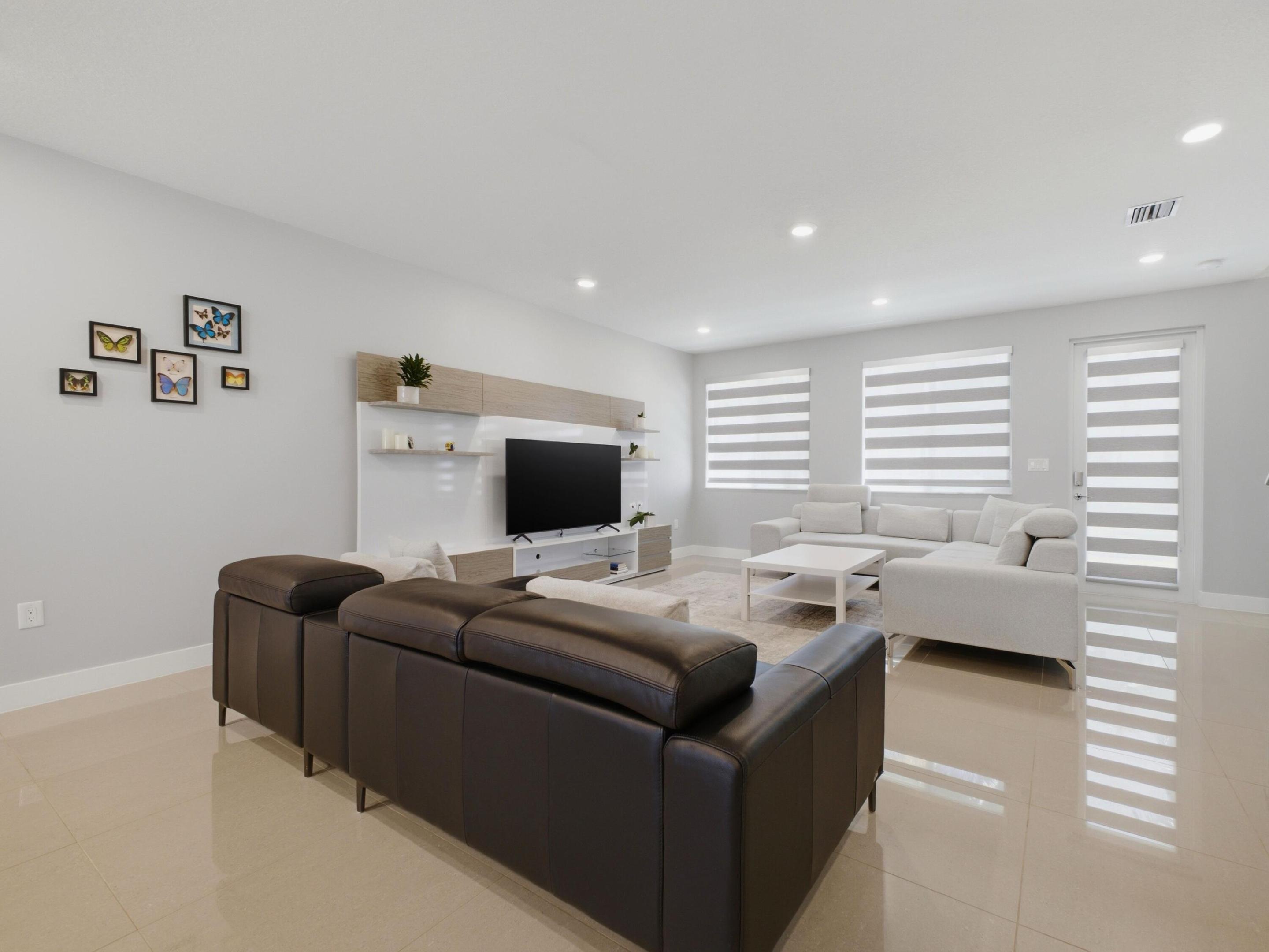 LANDMARK AT DORAL CENTRAL - Residential