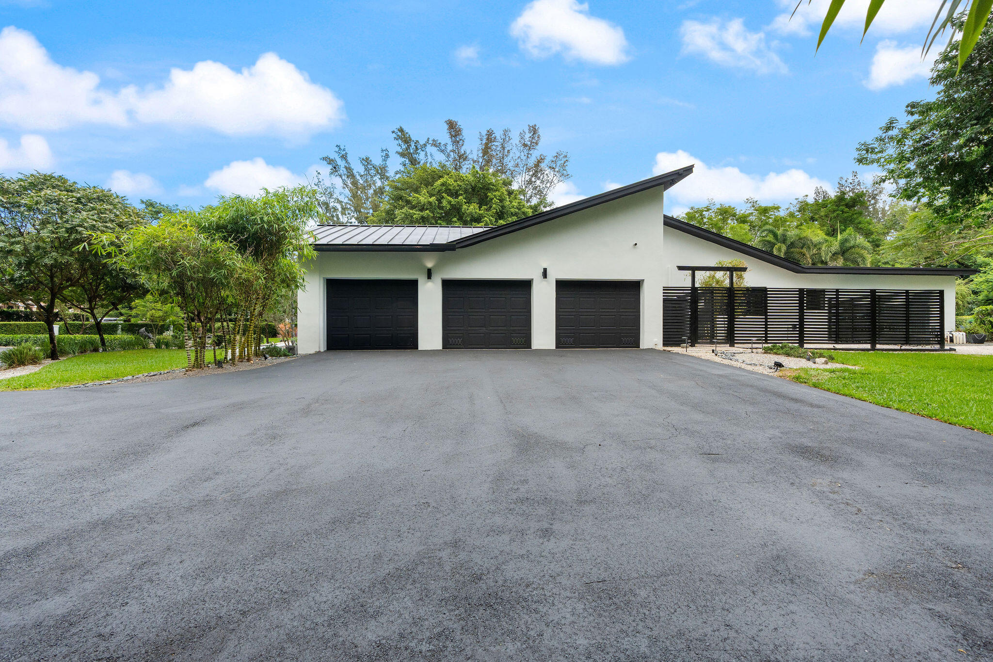 SUNSHINE RANCHES - Residential