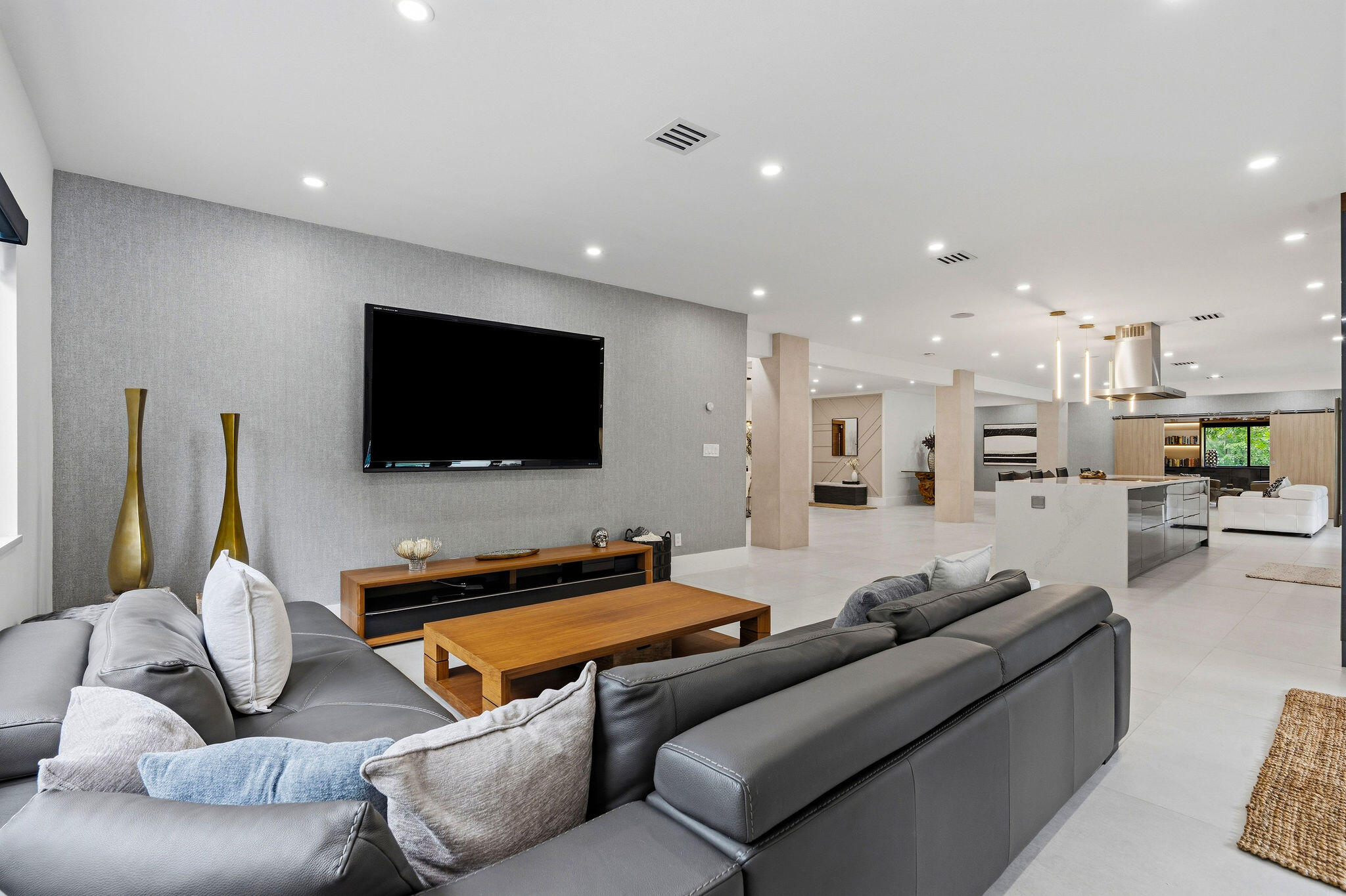 SUNSHINE RANCHES - Residential
