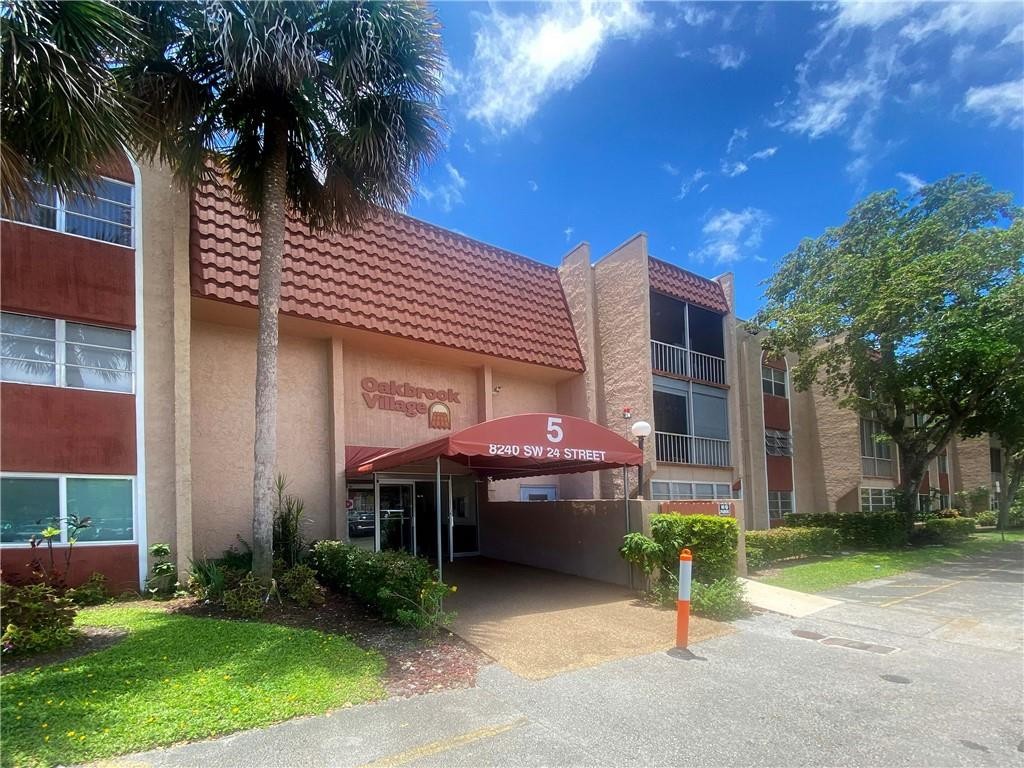 Oakbrook Village - Residential