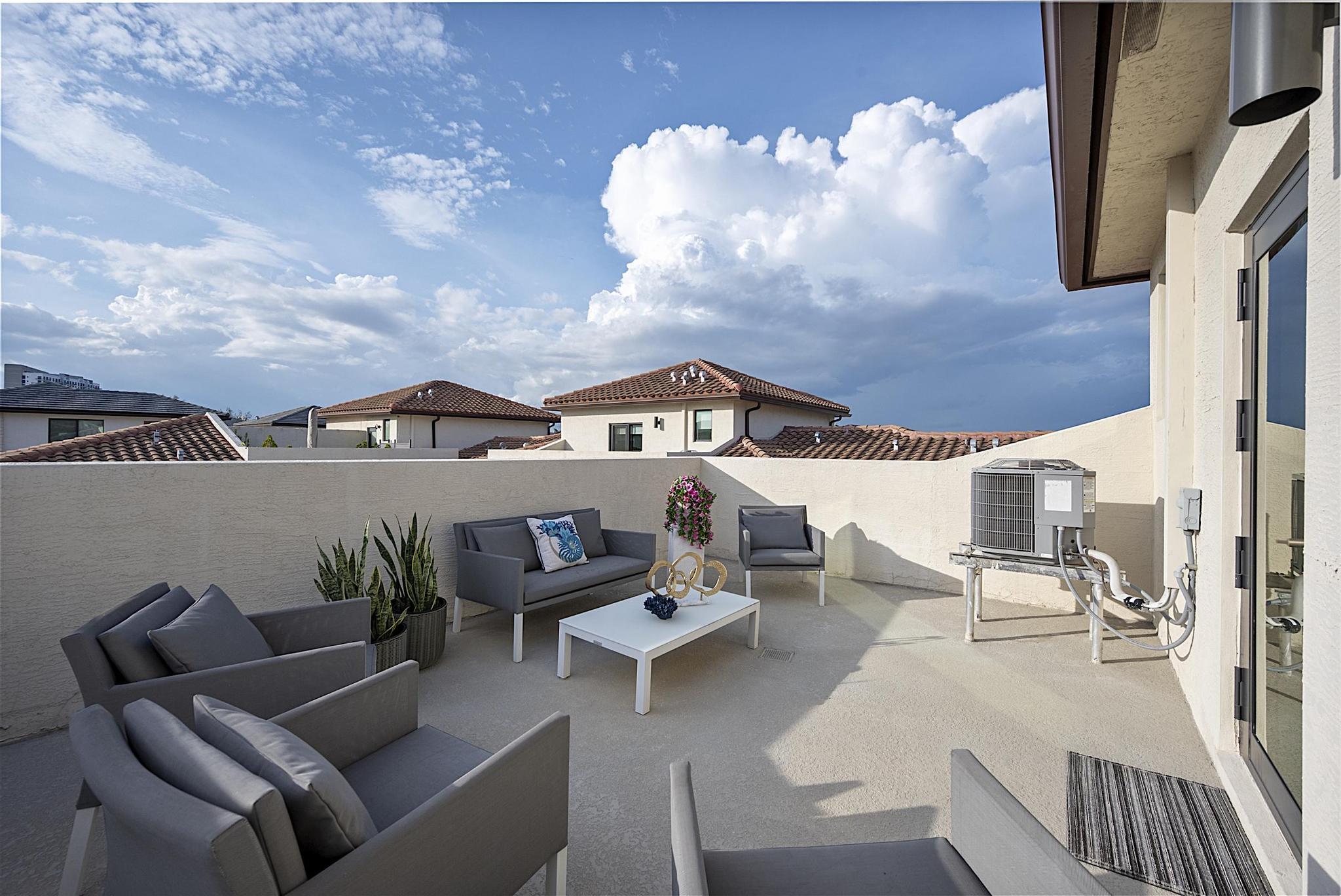 DOWNTOWN DORAL SOUTH PHASE TWO - Residential