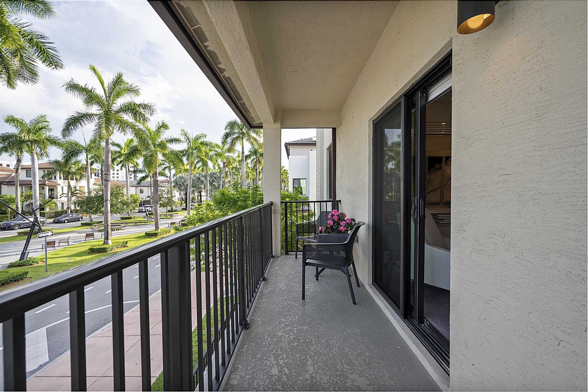 DOWNTOWN DORAL SOUTH PHASE TWO - Residential