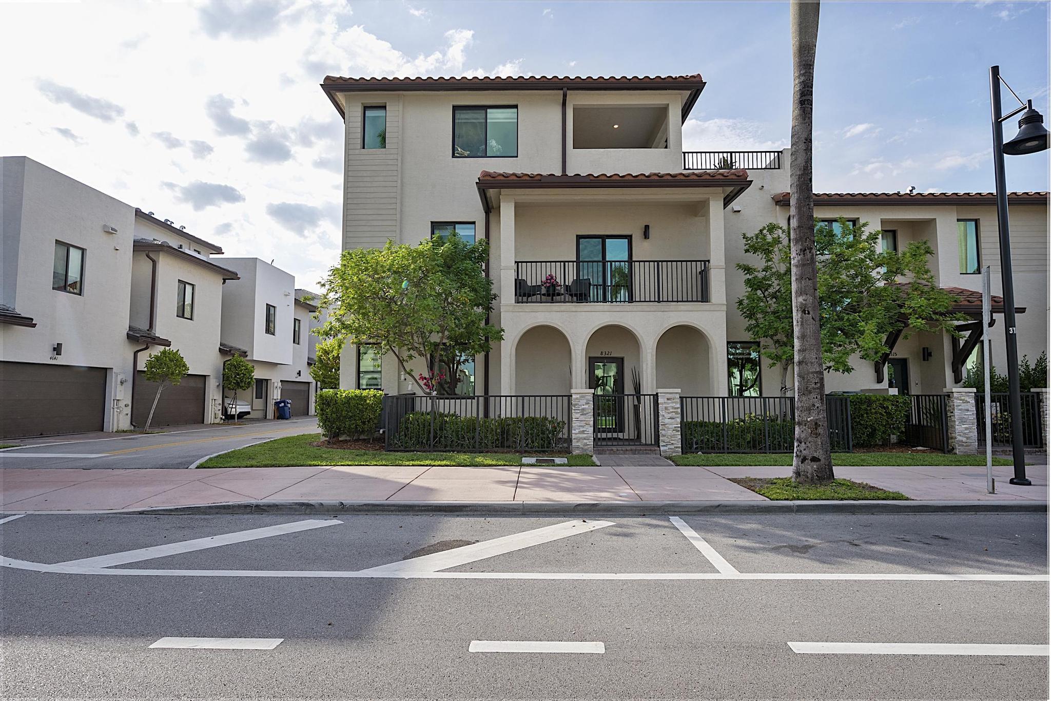 DOWNTOWN DORAL SOUTH PHASE TWO - Residential