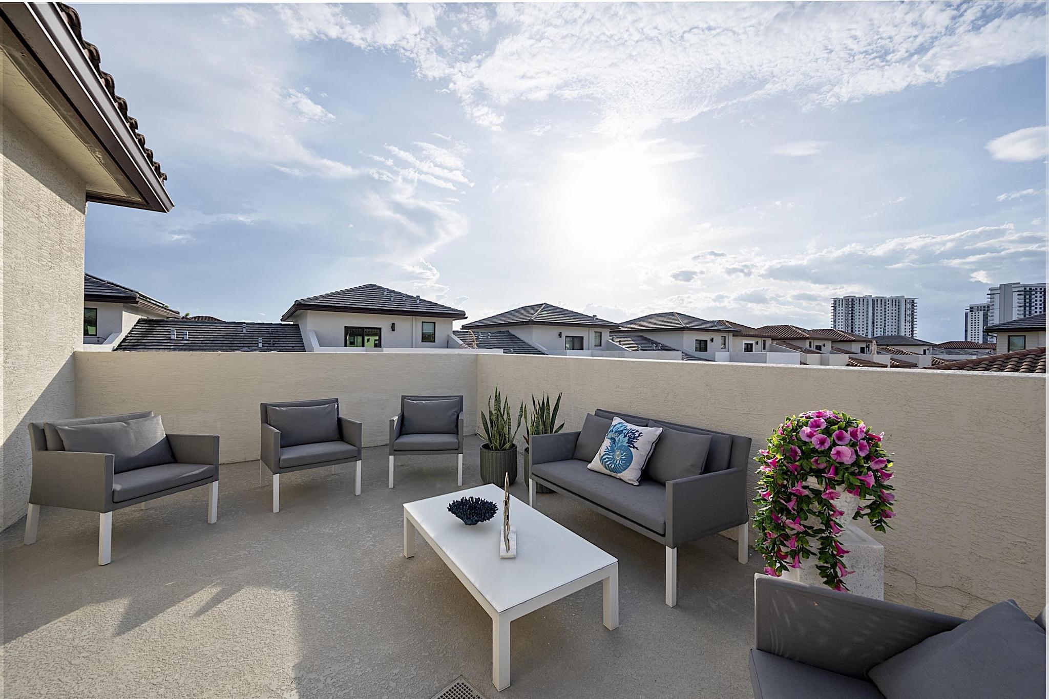 DOWNTOWN DORAL SOUTH PHASE TWO - Residential