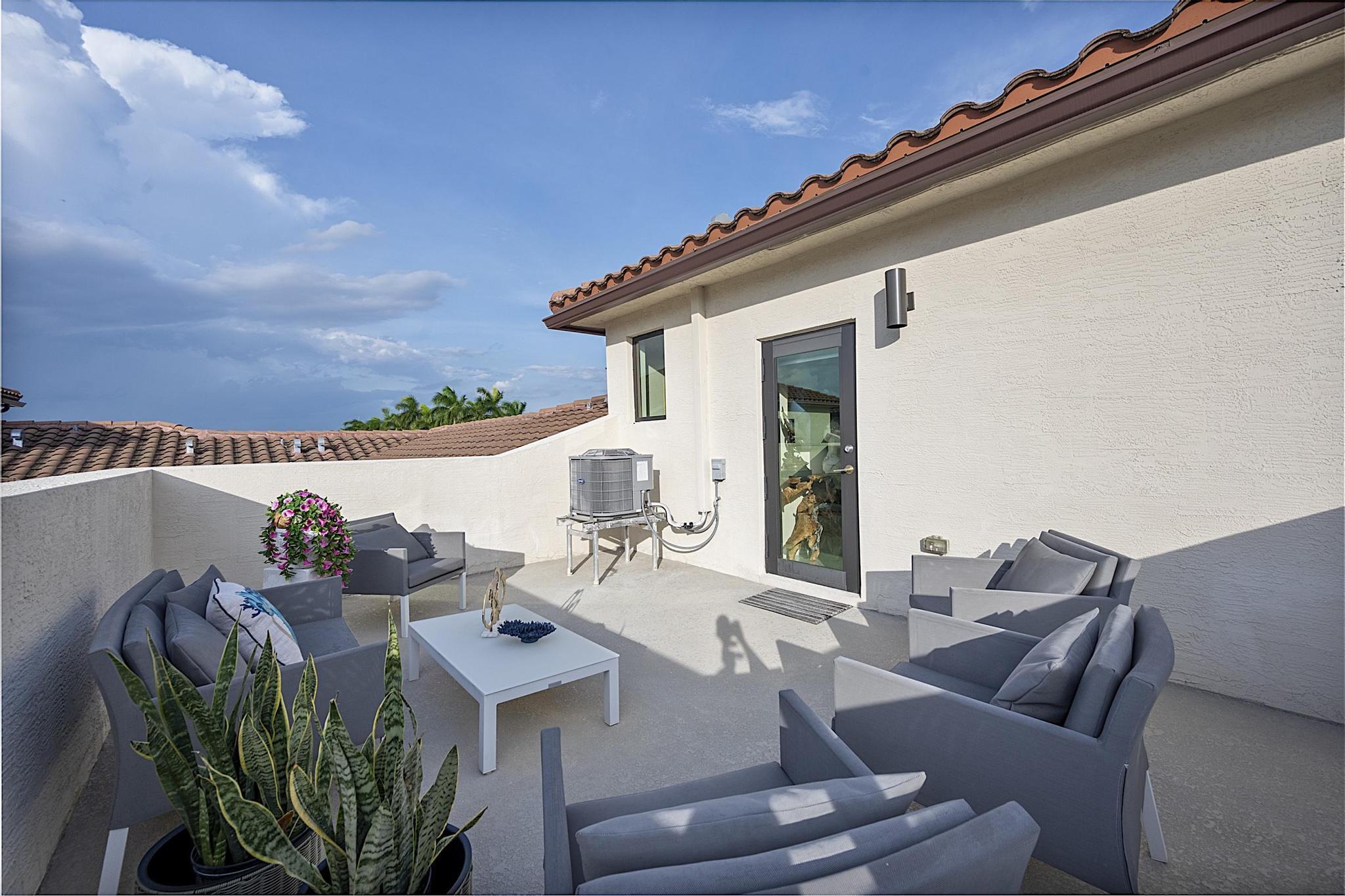DOWNTOWN DORAL SOUTH PHASE TWO - Residential