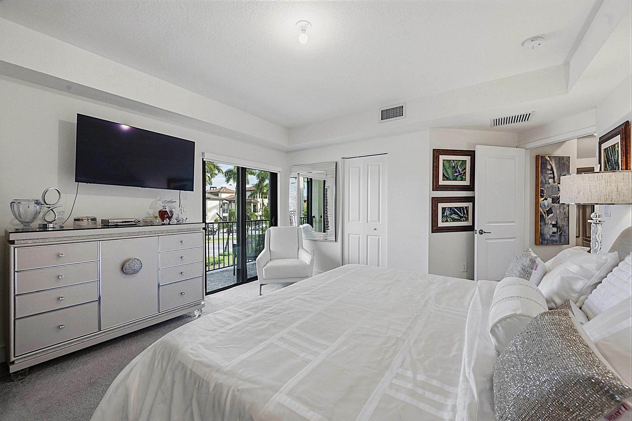 DOWNTOWN DORAL SOUTH PHASE TWO - Residential