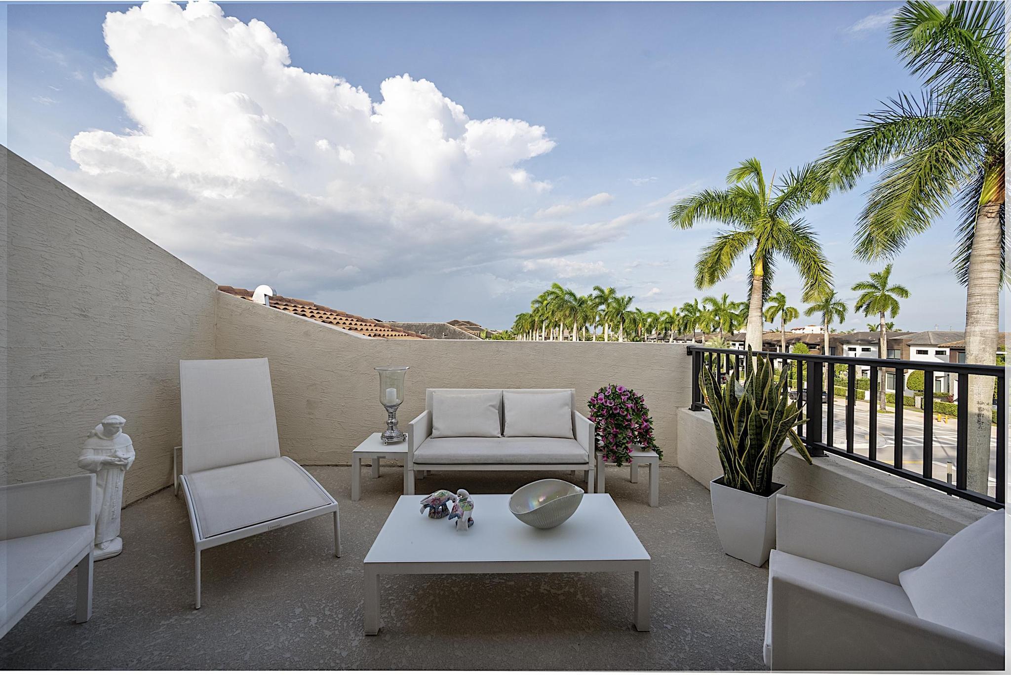 DOWNTOWN DORAL SOUTH PHASE TWO - Residential