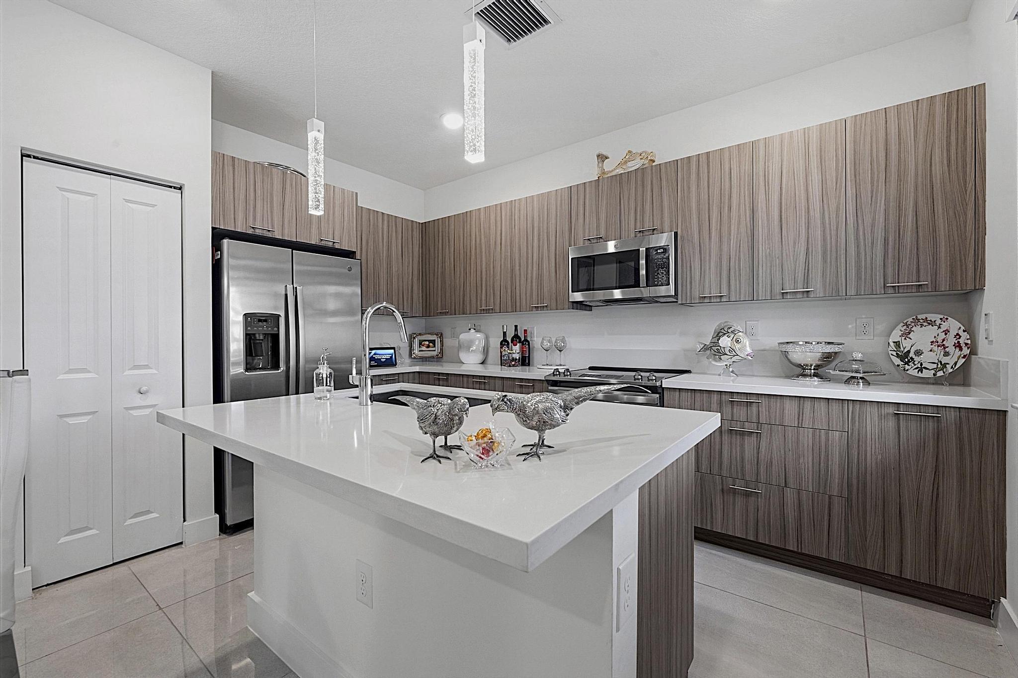 DOWNTOWN DORAL SOUTH PHASE TWO - Residential