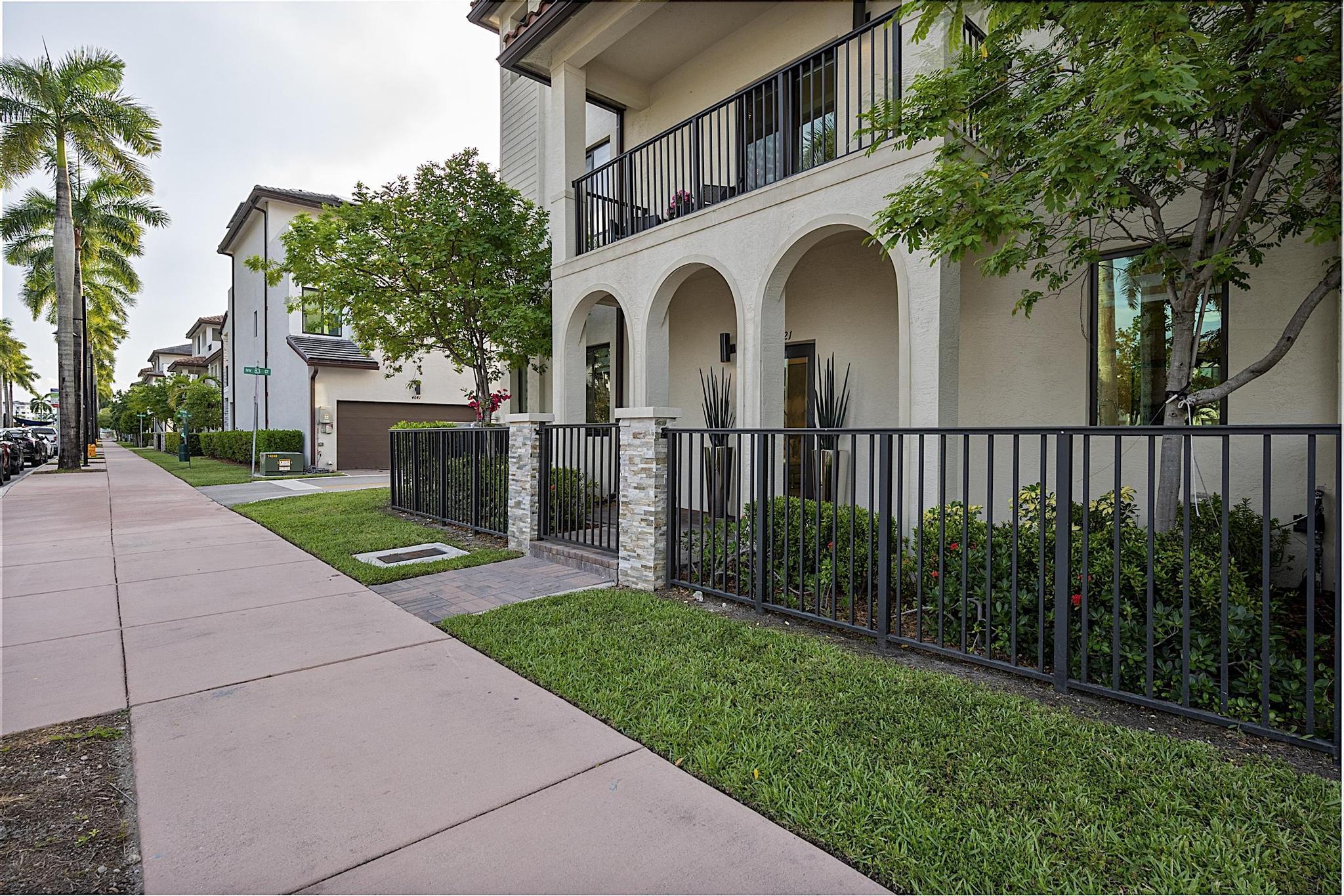 DOWNTOWN DORAL SOUTH PHASE TWO - Residential