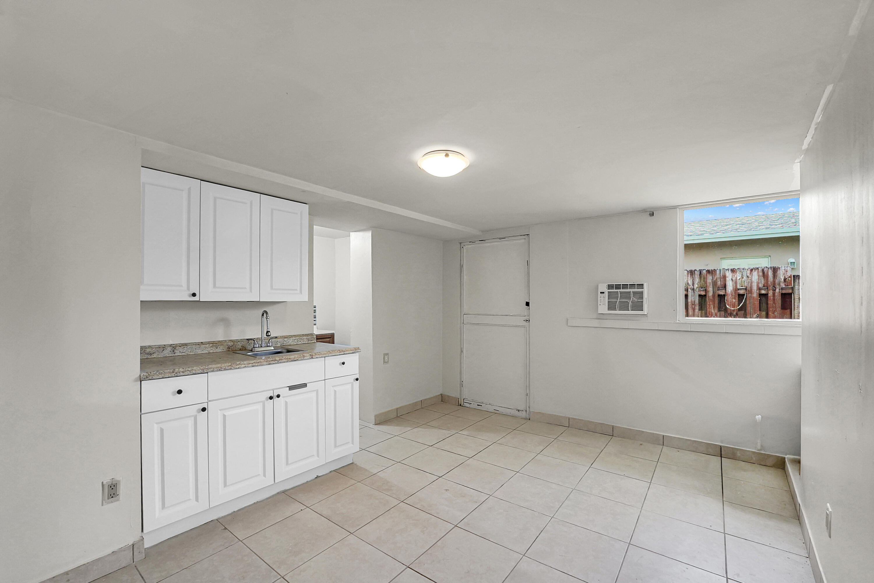 UNIVERSITY HEIGHTS 1ST ADD - Residential