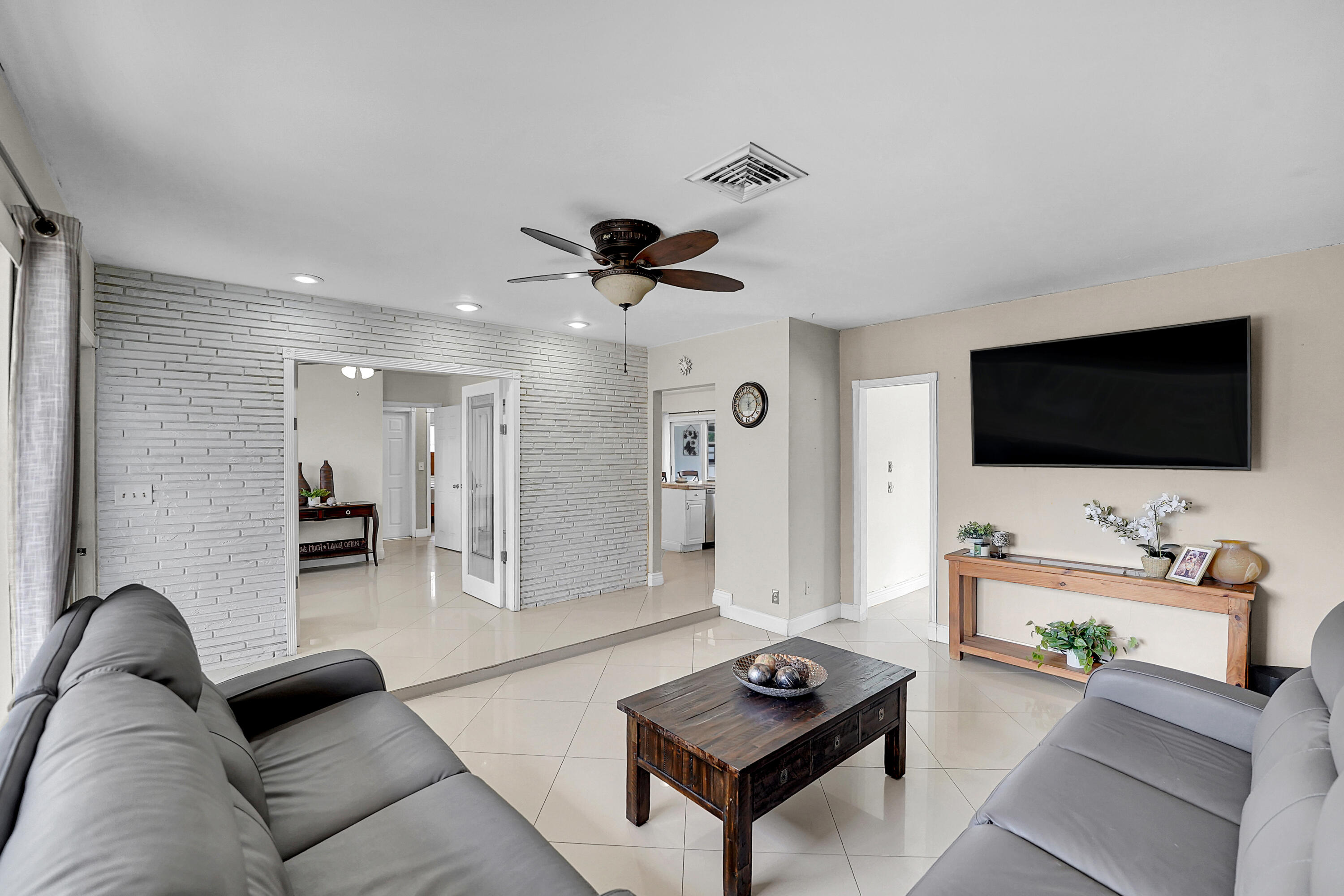 UNIVERSITY HEIGHTS 1ST ADD - Residential