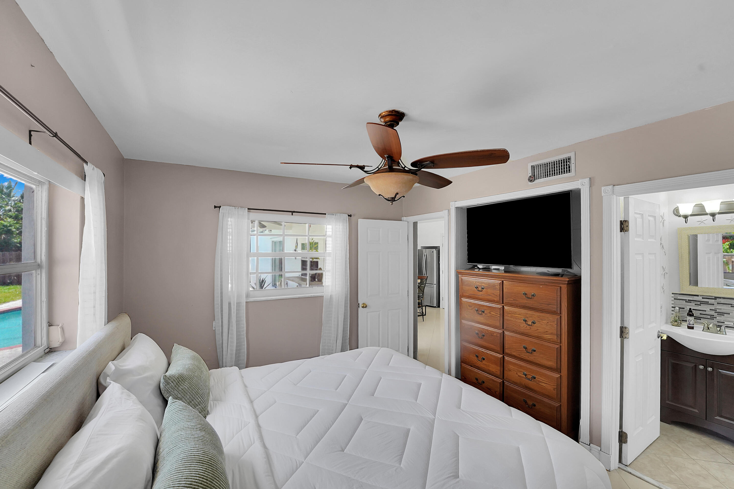 UNIVERSITY HEIGHTS 1ST ADD - Residential