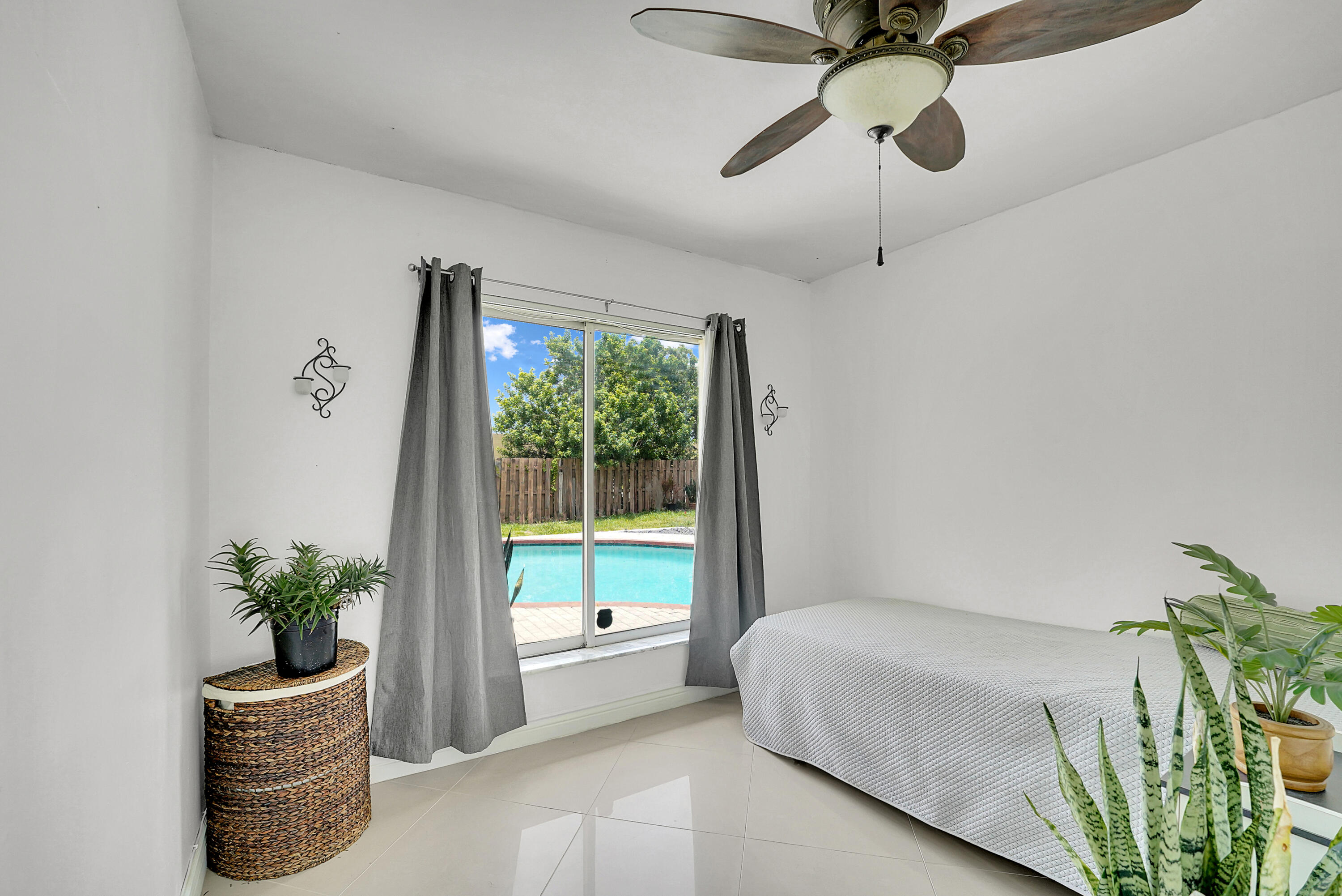 UNIVERSITY HEIGHTS 1ST ADD - Residential