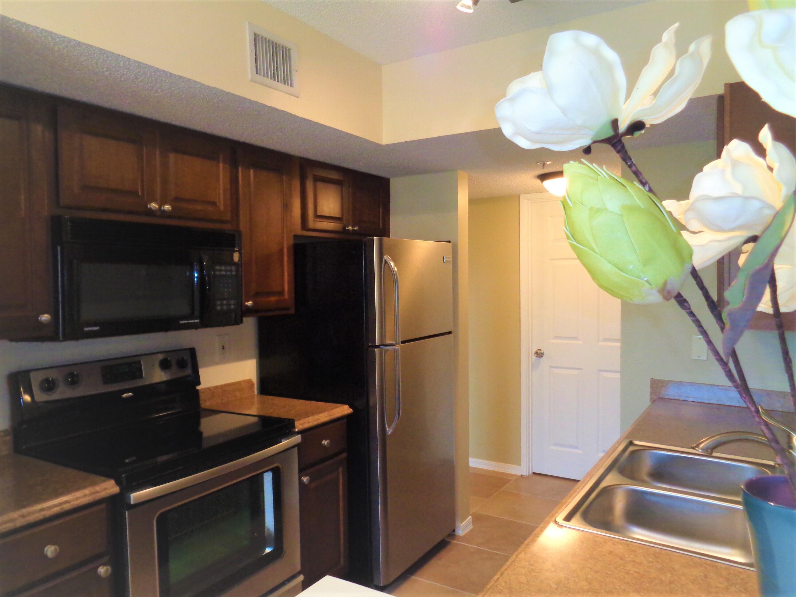 LAGUNA OF VERO BEACH - Residential