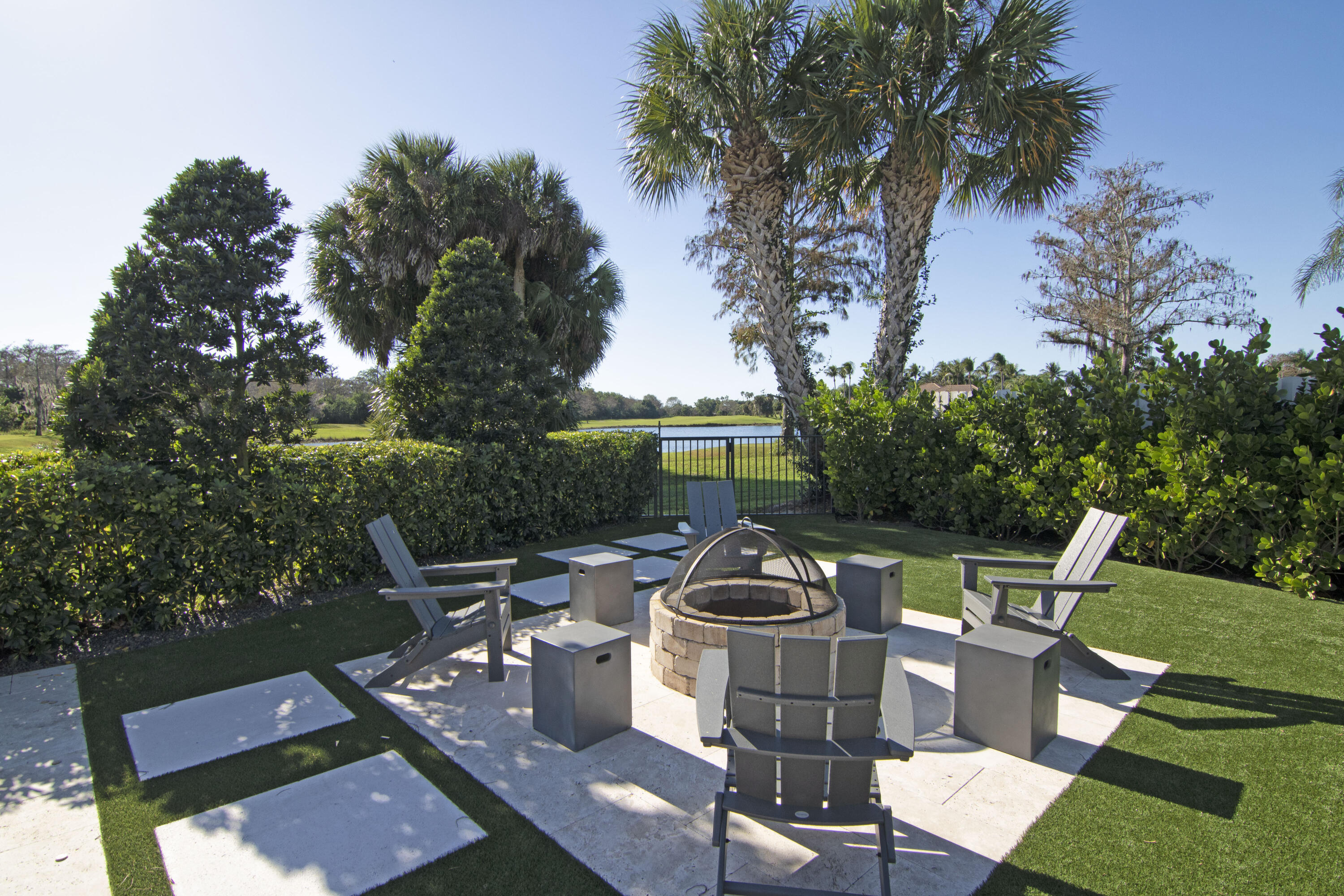 CHUKKER COVE P B POLO & CNTRY CLUB WELL - Residential