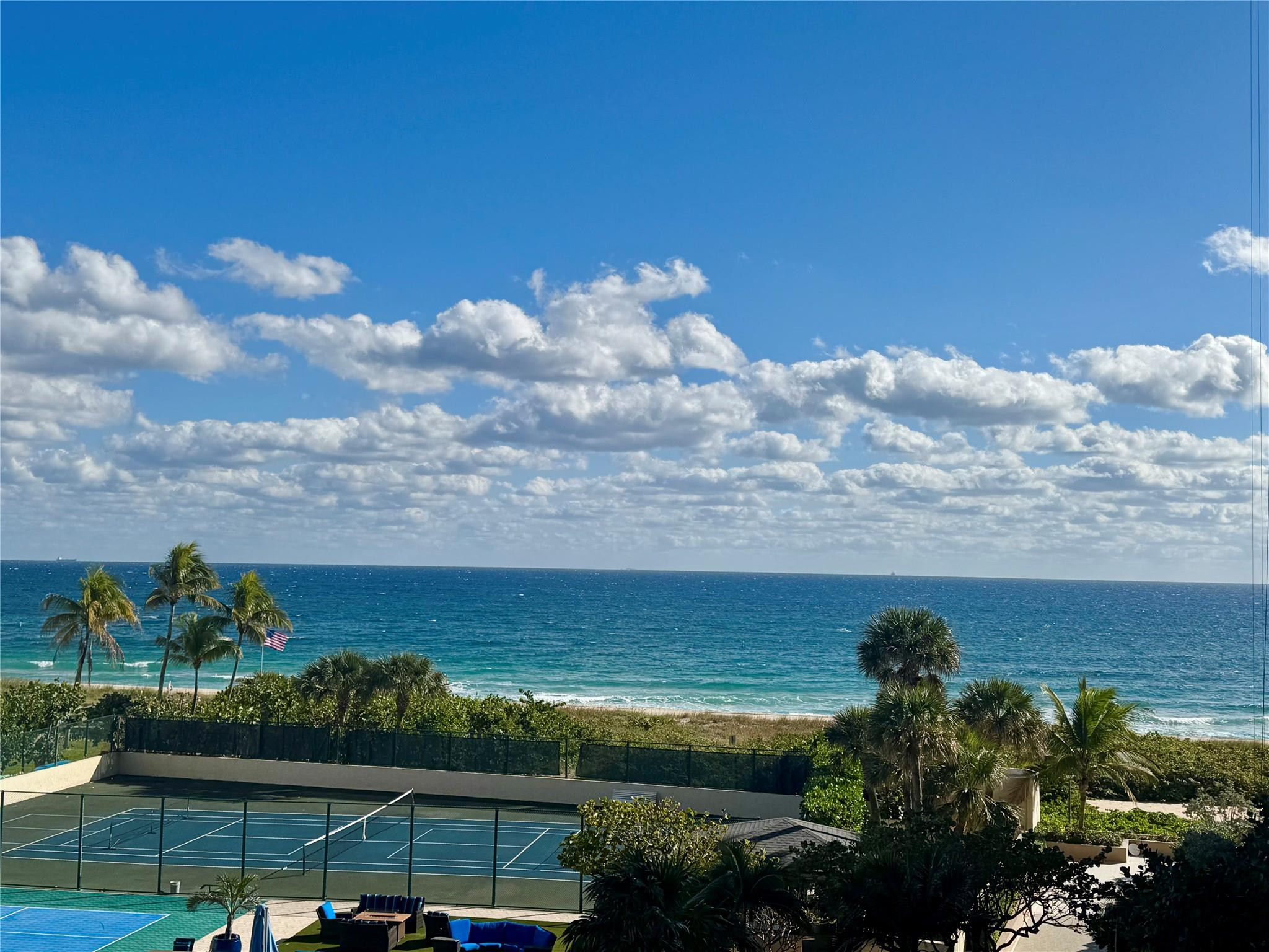 HAMPTON BEACH CLUB - Residential