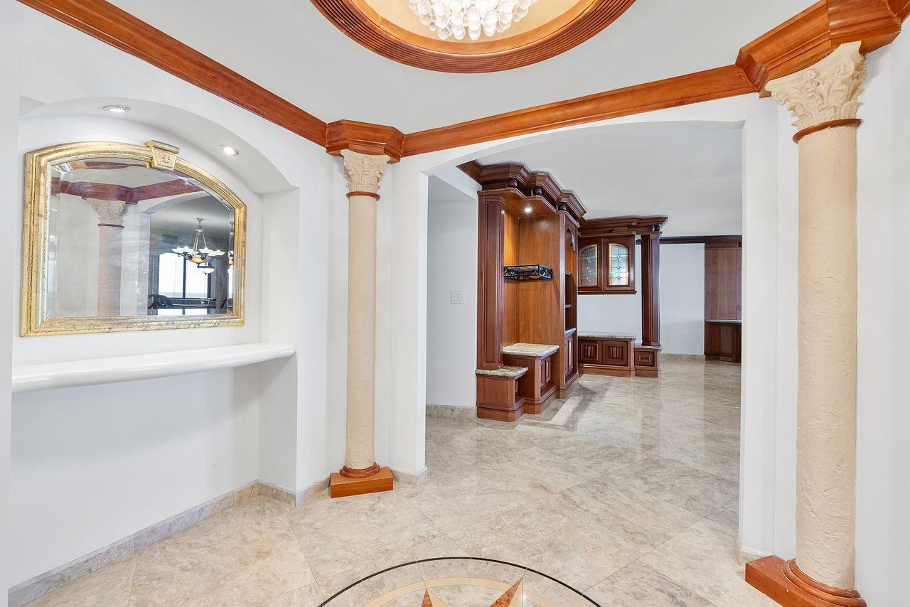 HAMPTON BEACH CLUB - Residential