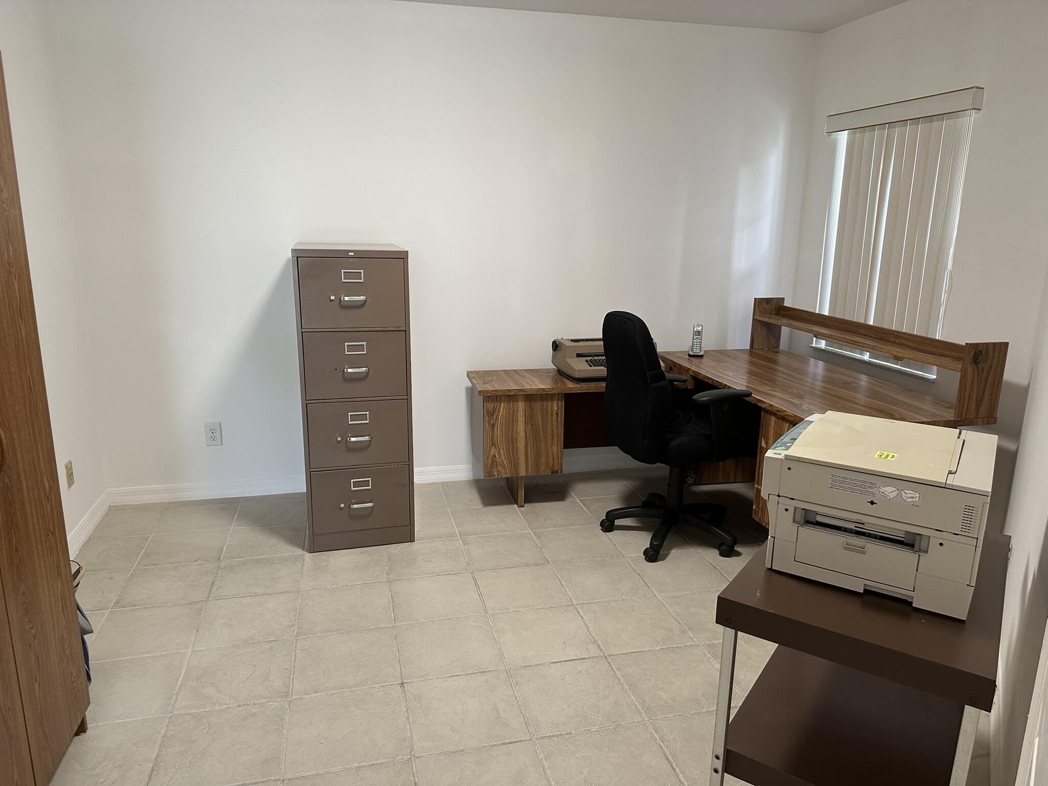 HEFTLER HOMES AT PEMBROKE SHORES - Residential