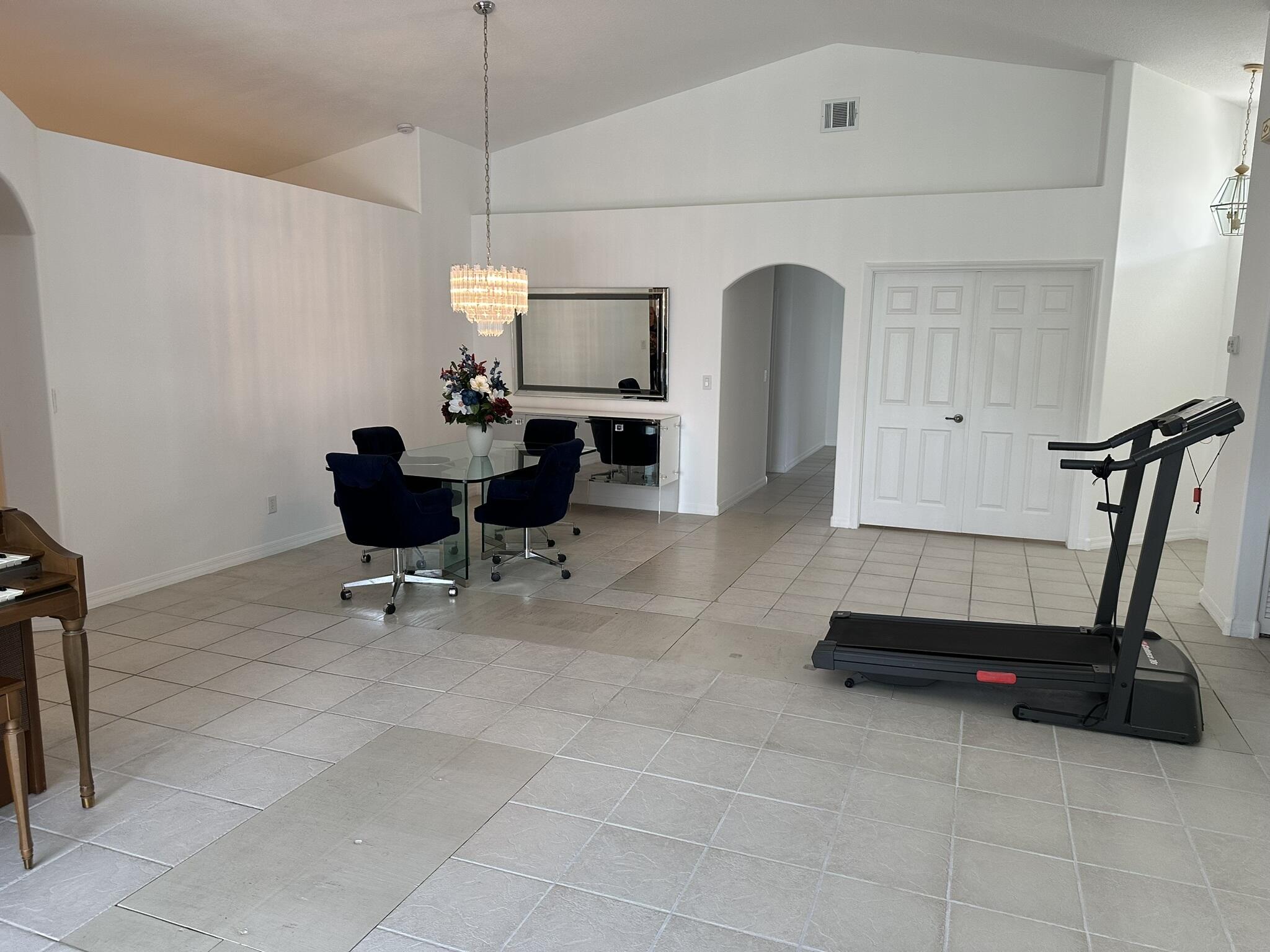 HEFTLER HOMES AT PEMBROKE SHORES - Residential