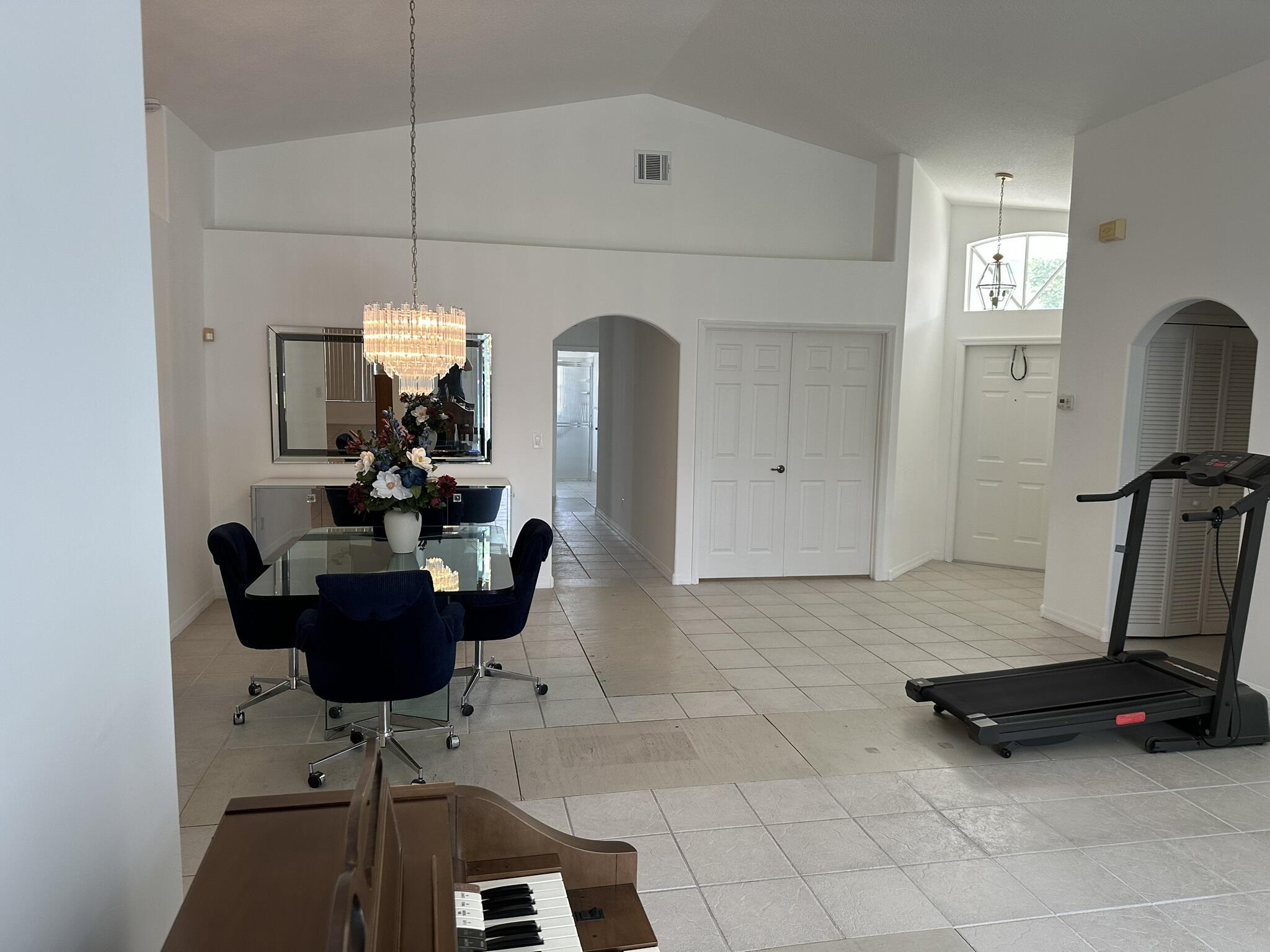 HEFTLER HOMES AT PEMBROKE SHORES - Residential