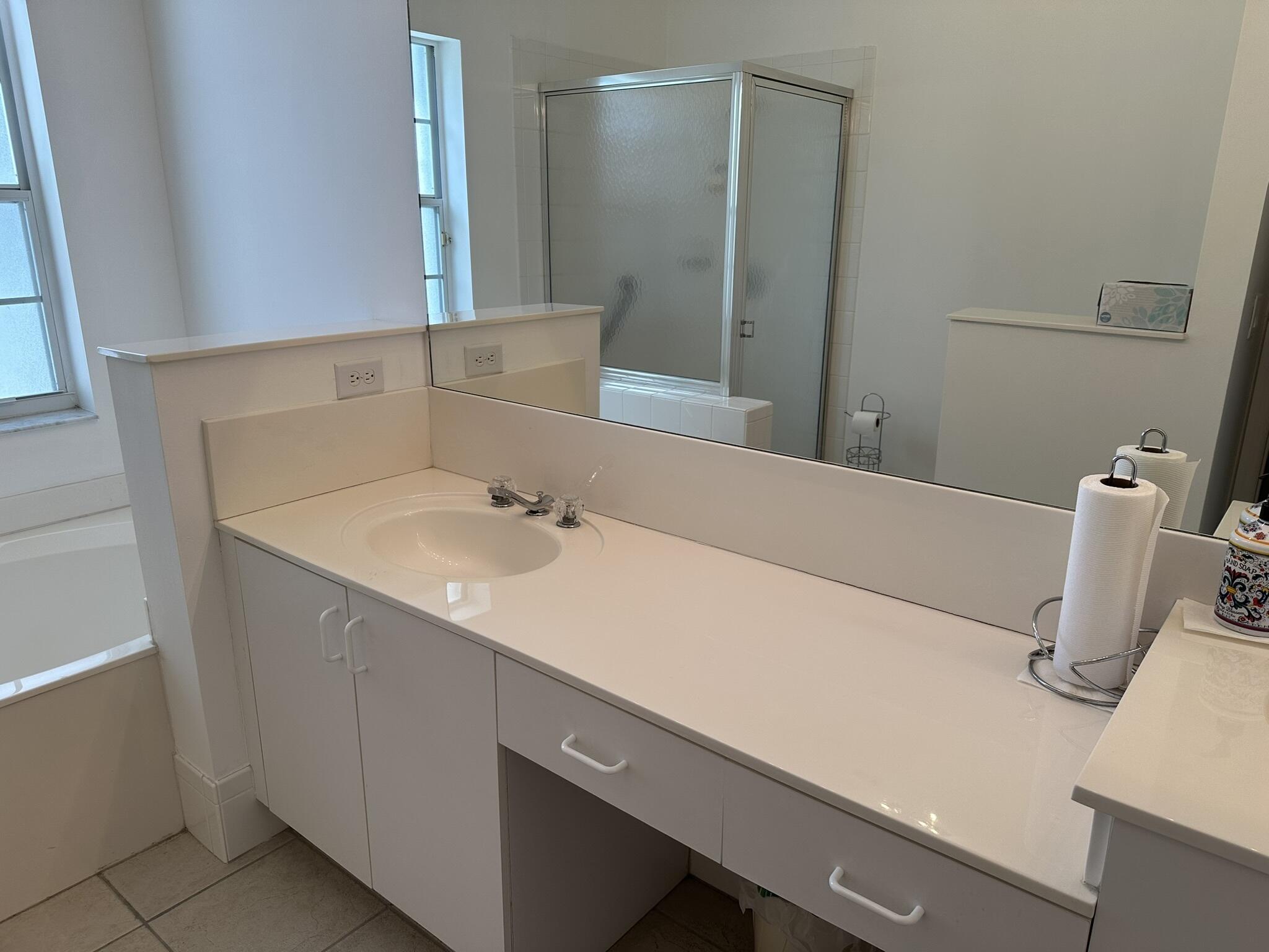 HEFTLER HOMES AT PEMBROKE SHORES - Residential