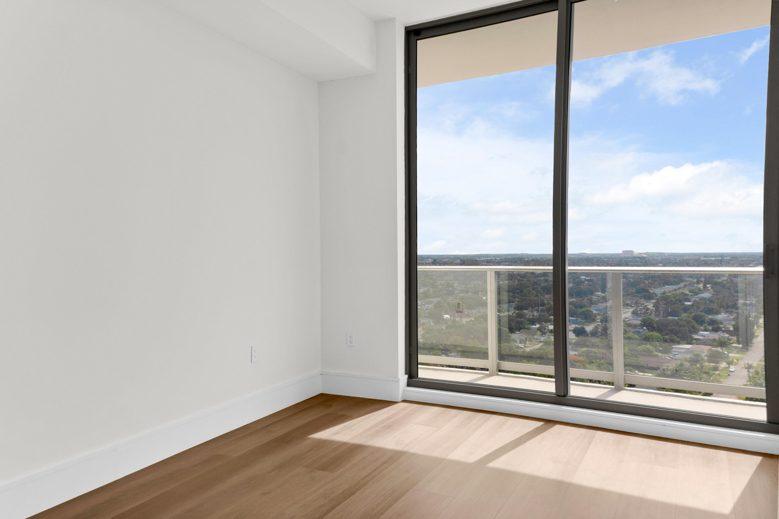 NAUTILUS 220 CONDO - Residential