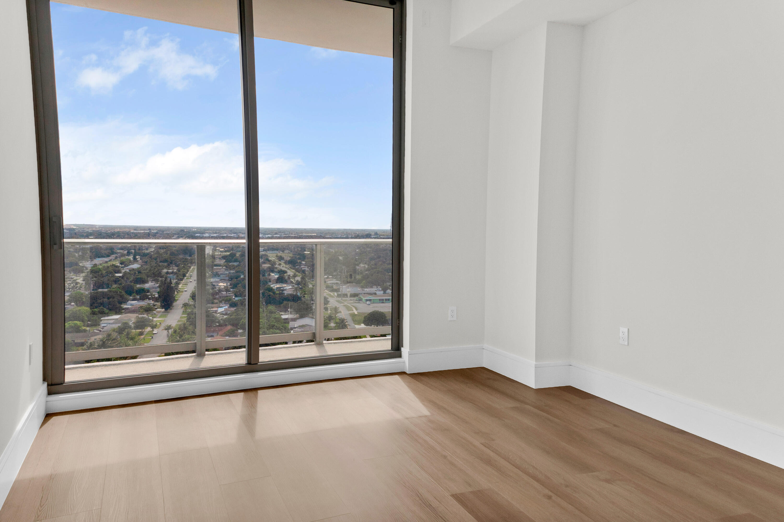 NAUTILUS 220 CONDO - Residential