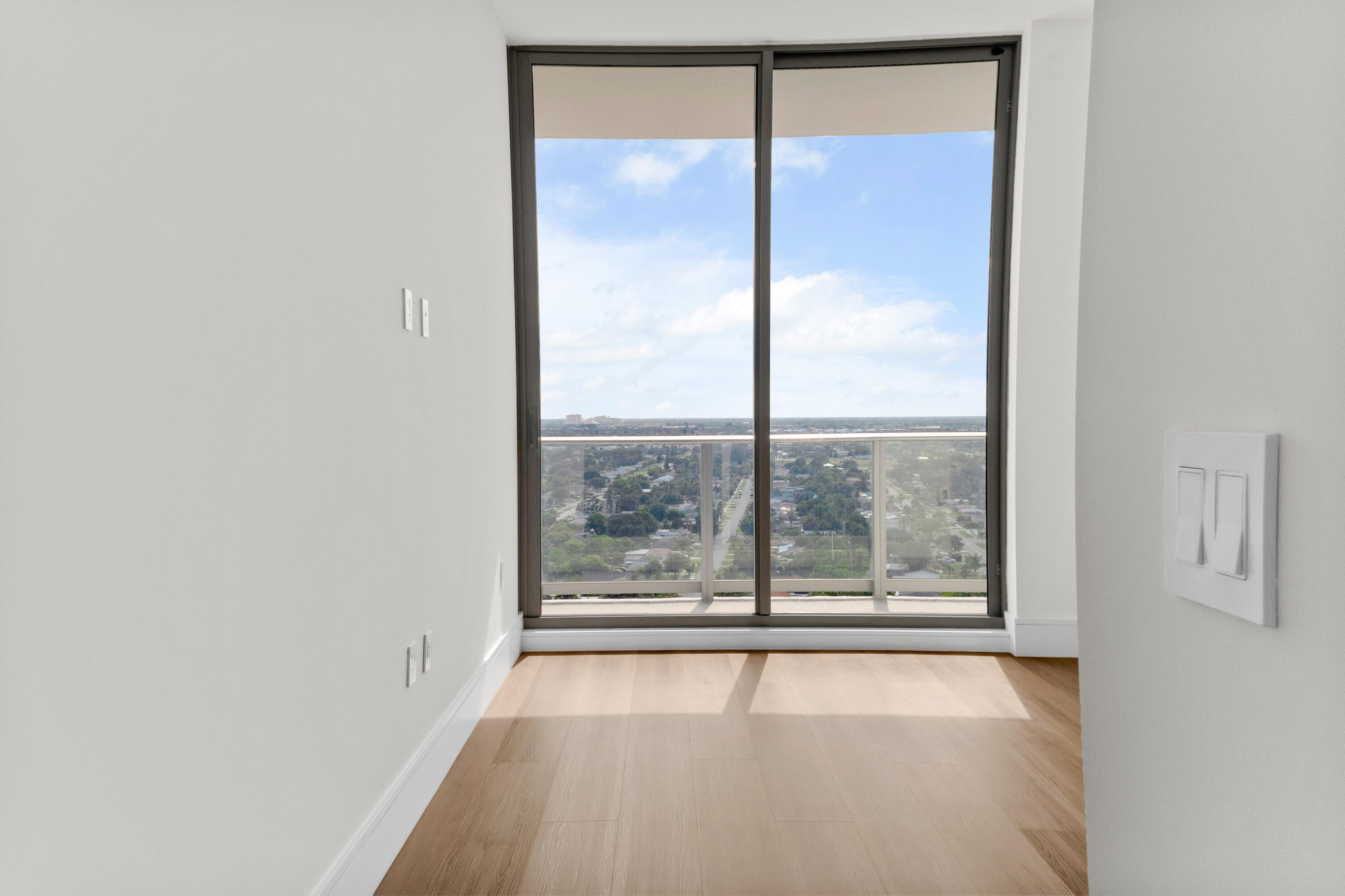 NAUTILUS 220 CONDO - Residential