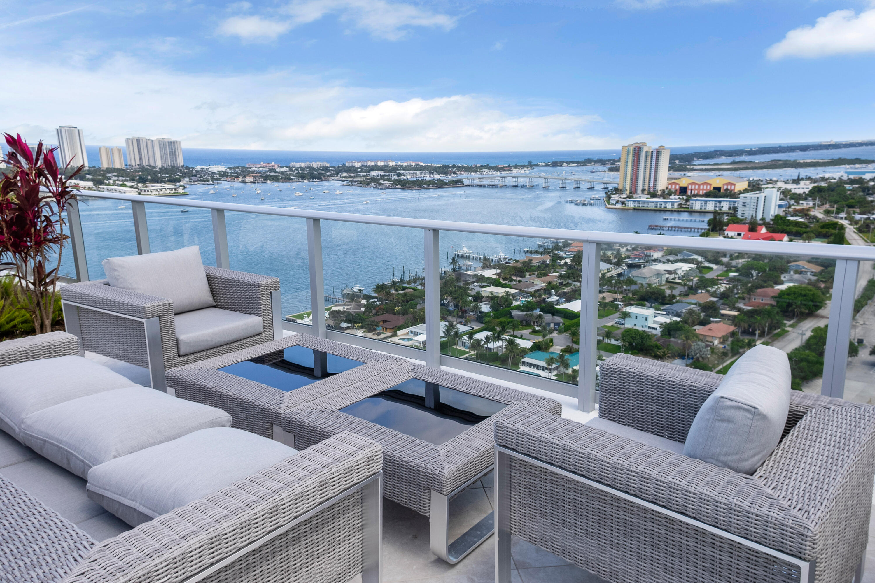NAUTILUS 220 CONDO - Residential