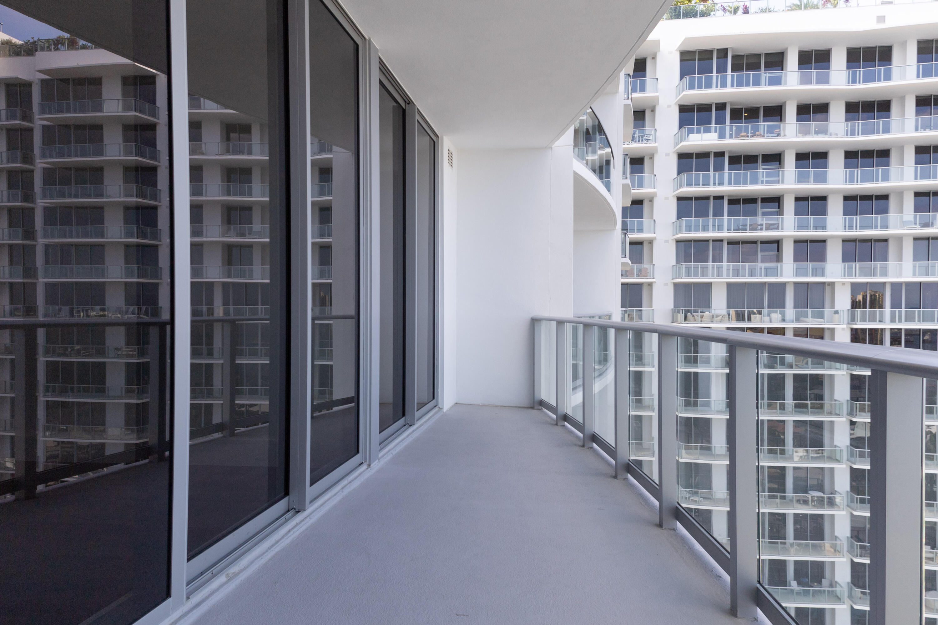 NAUTILUS 220 CONDO - Residential